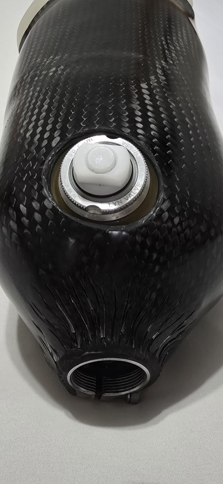 Socket de Fibra de Carbono With Adapter For Coupling In Excellent Condition.