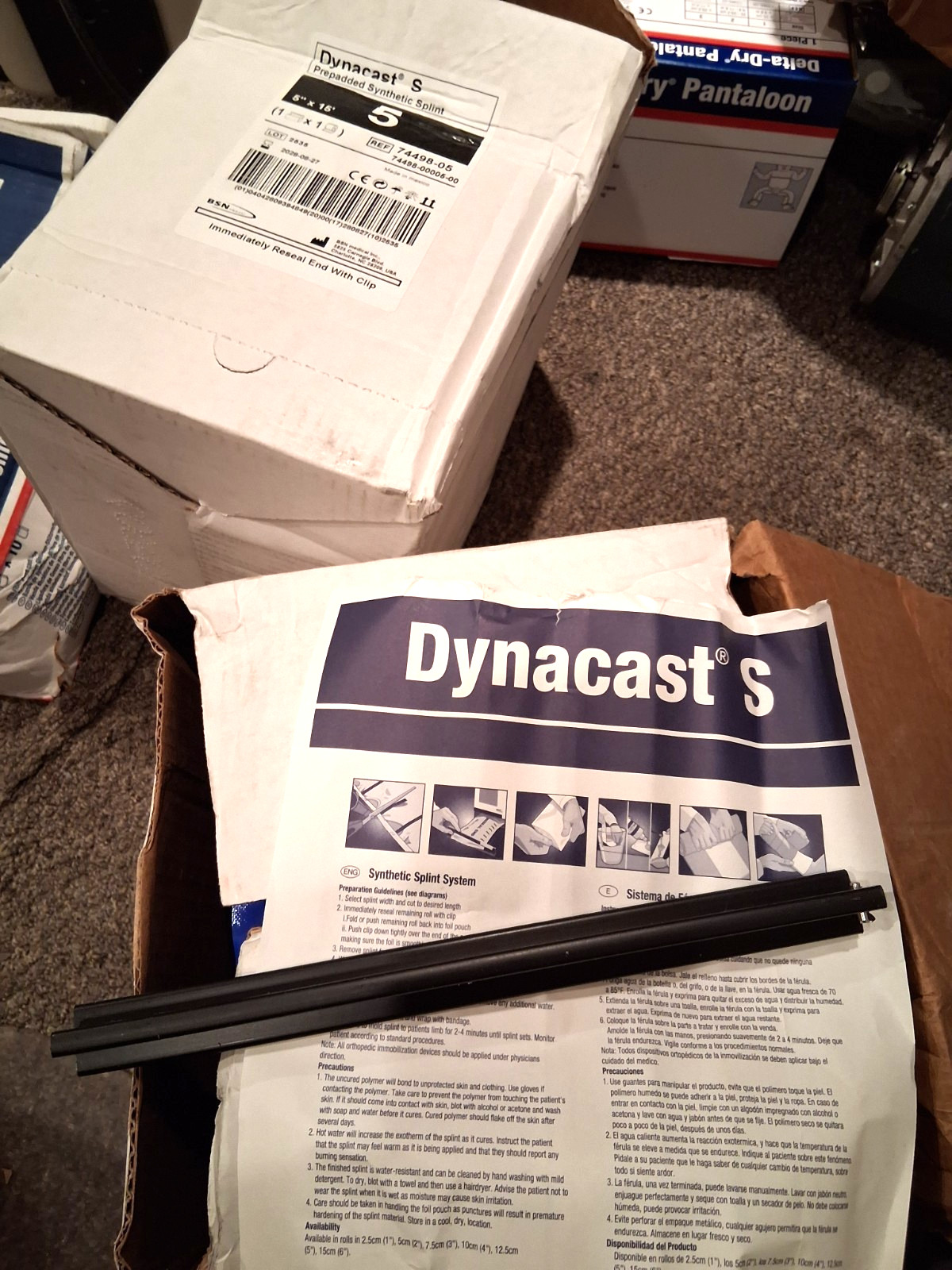 NEW in box Dynacast S Prepadded Synthetic Splint 5″ x 15′ REF 74498-05