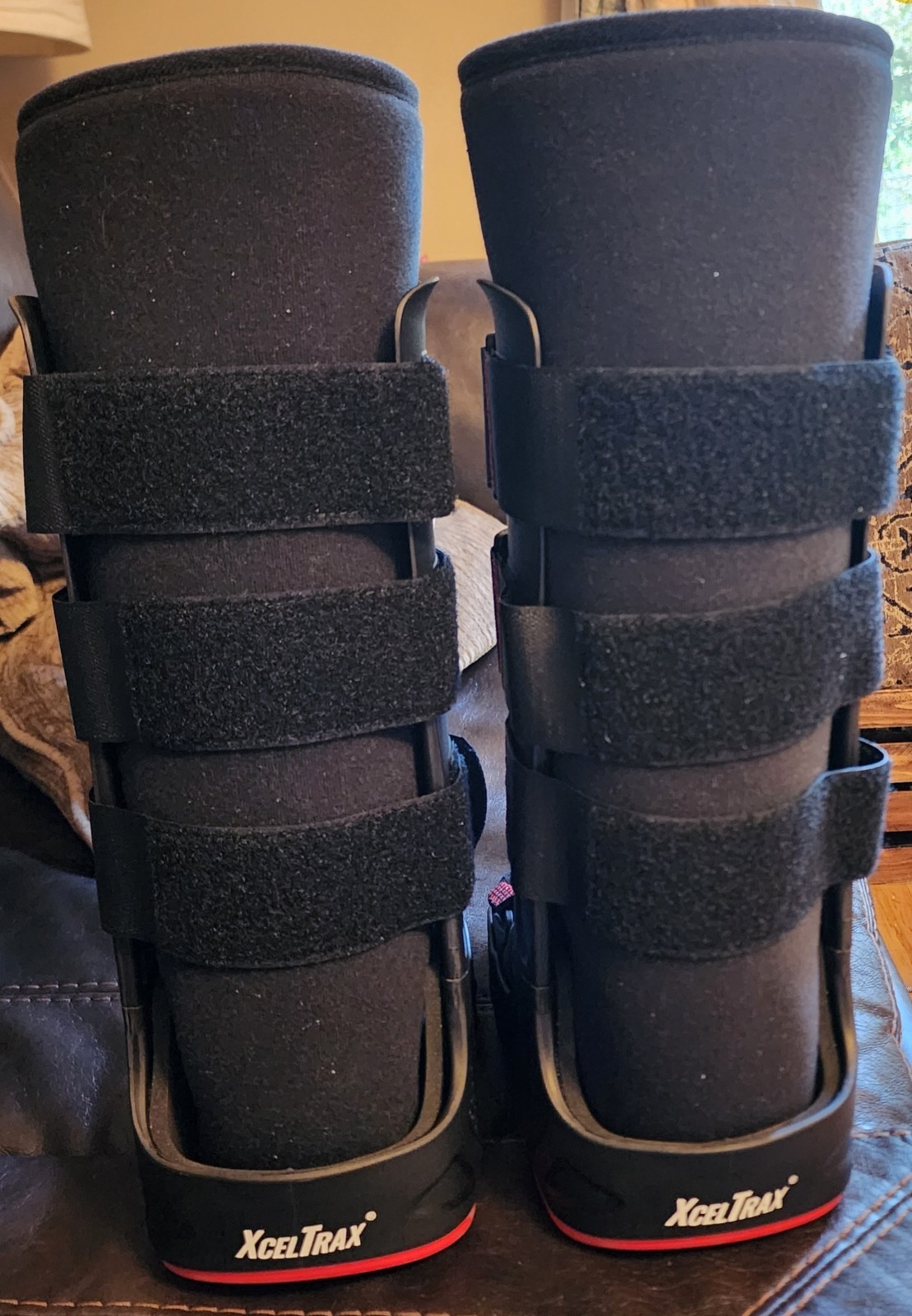 DJO Procare XcelTrax Tall Ankle Walker Medical Boot Small Red Sole & Extra Pad