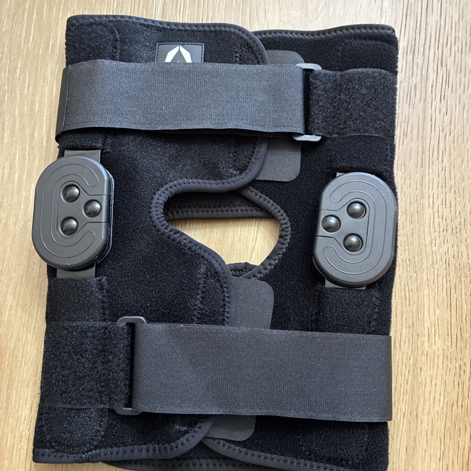 Aryse Tru-Range Knee Brace Universal ROM Knee Brace AY-32/33