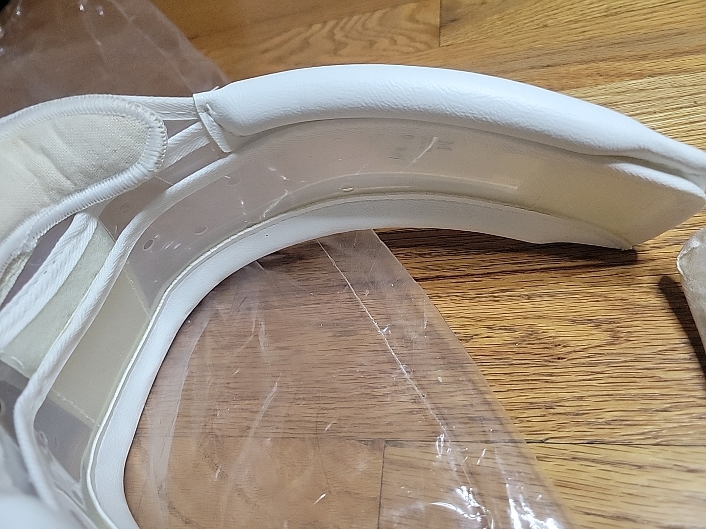 ​Vintage 1978 Futuro Adjustable Cervical Collar with Chin Pad – Medium