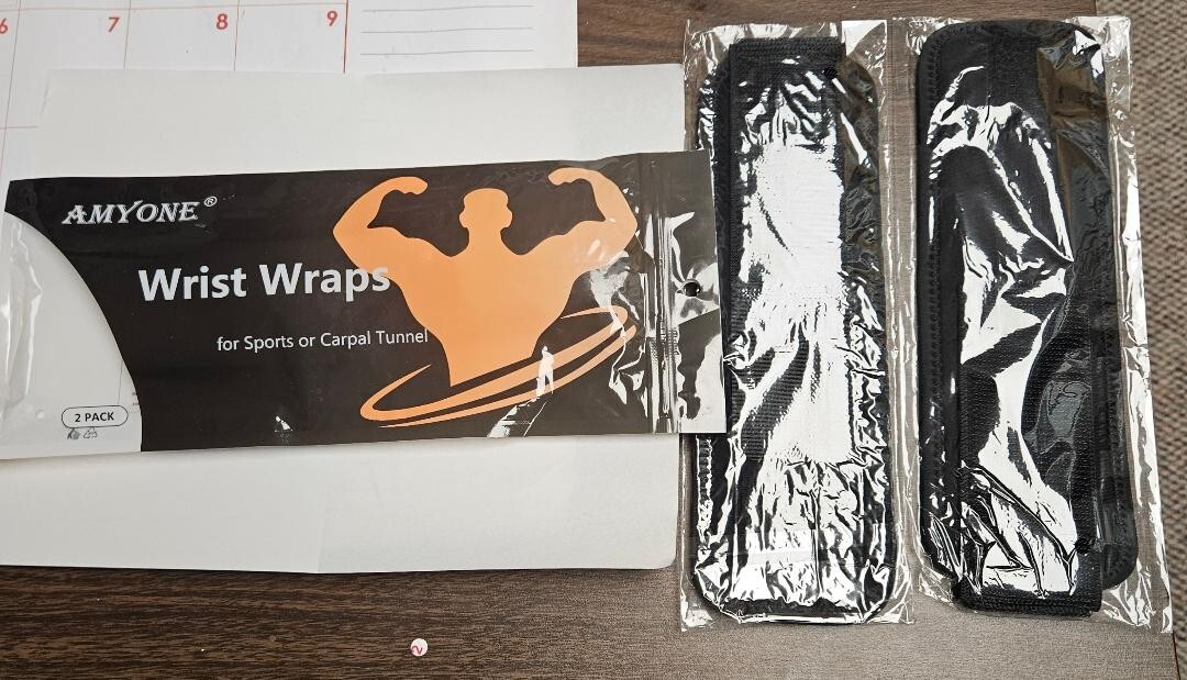 AMYONE – NEW – BLK – 2 PACK WRIST WRAPS – STABILIZE FOR SPORTS OR CARPEL TUNNEL
