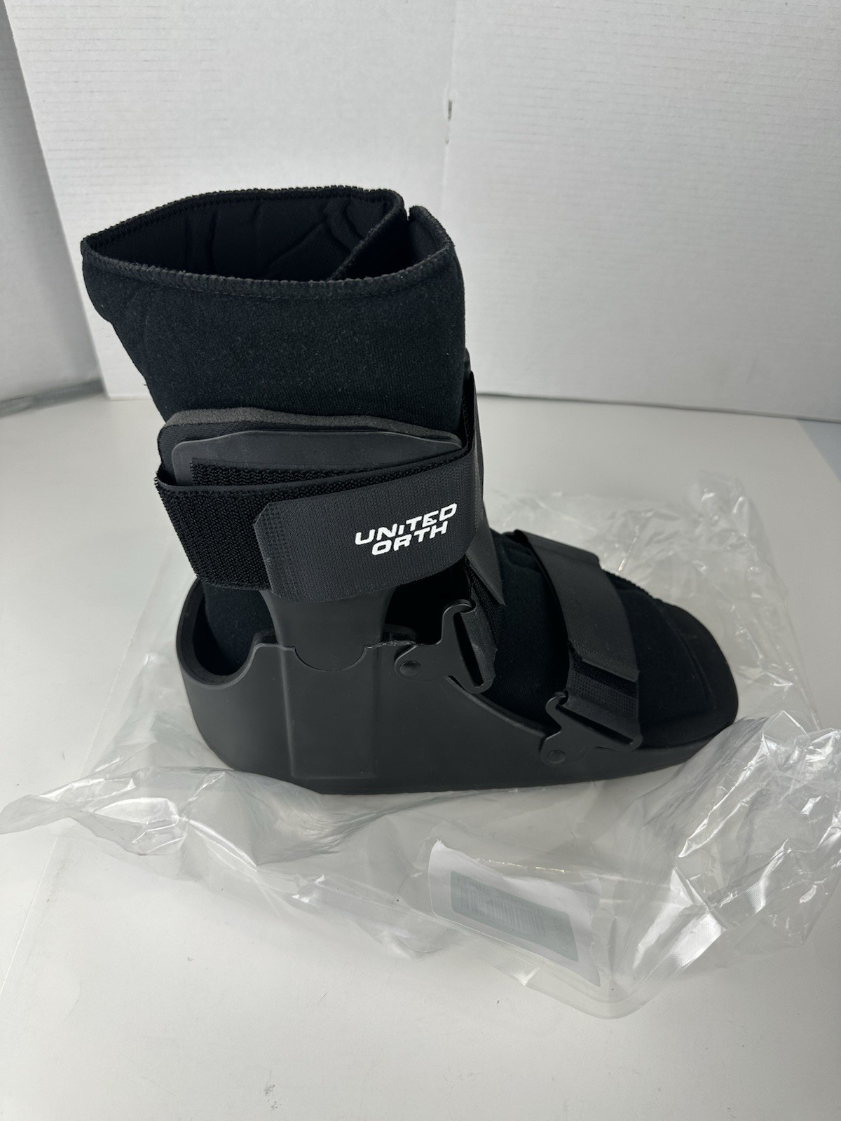 NEW United Ortho USA14013 Short Cam Walker Fracture Boot, Large, Black