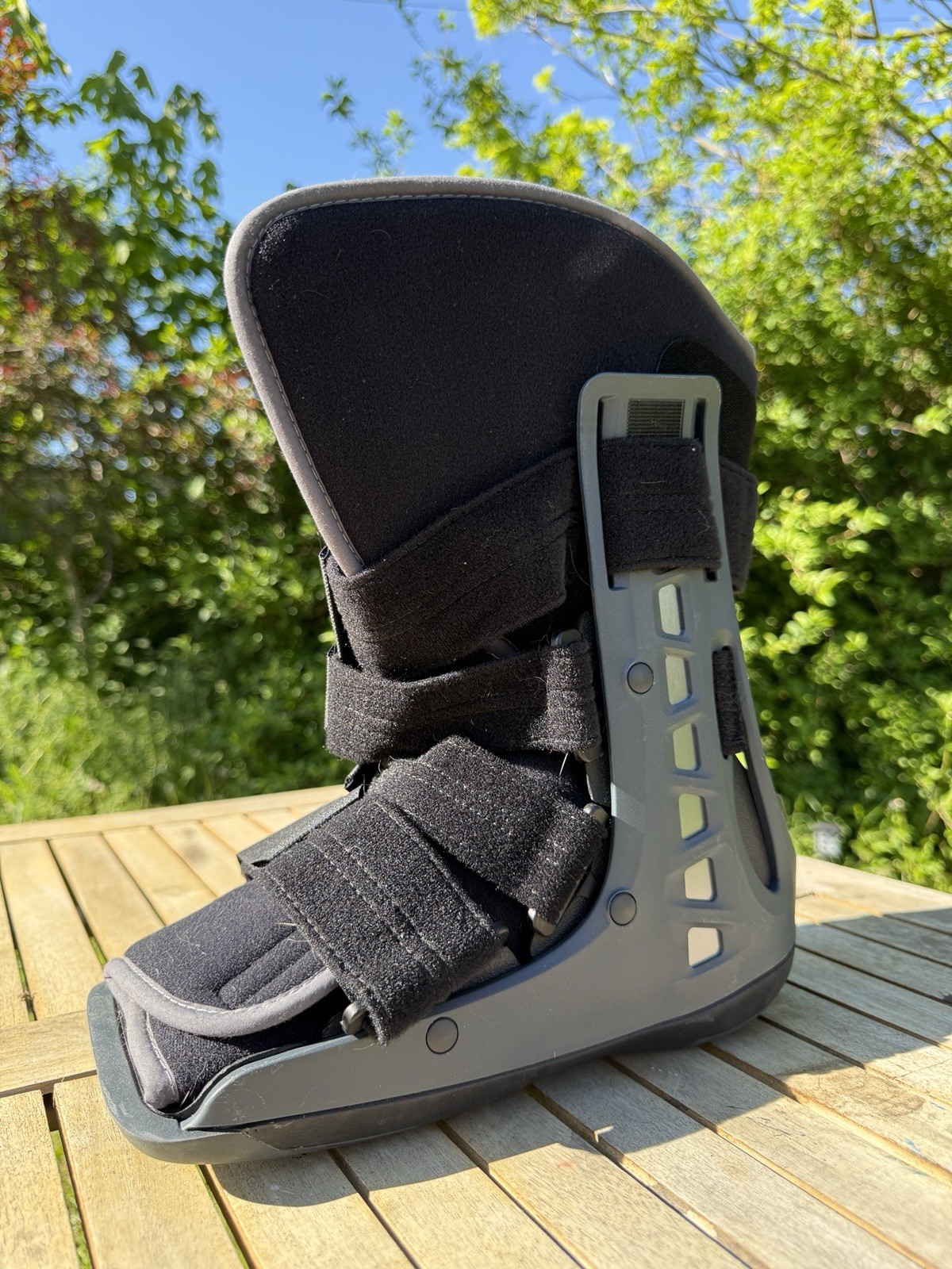 DonJoy MaxTrax 2 Orthopedic Foot Ankle Brace Walking Boot Medium Unisex EUC