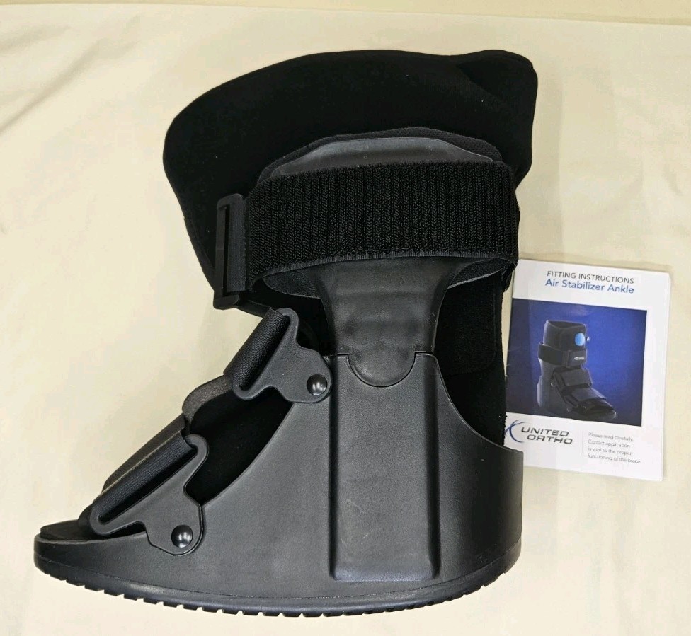 United Ortho USA14111 SHORT Air Cam Walker Fracture Boot, (Ex-Sm) Black Air Cast