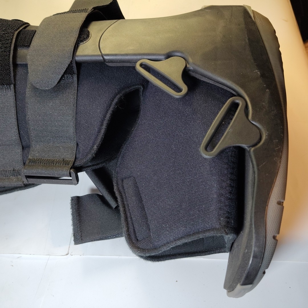 Good Breg Air Pump Ankle Walker Boot Walking Cast Foot Fracture Brace Medium