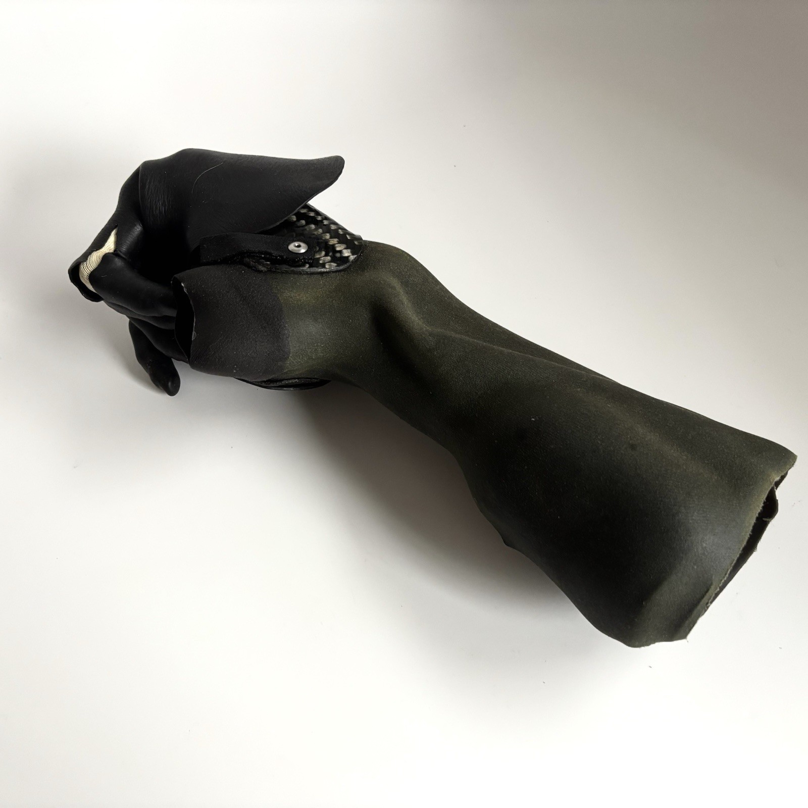 Touch Bionics I-limb Right prosthetic hand – Size Small – No Thumb