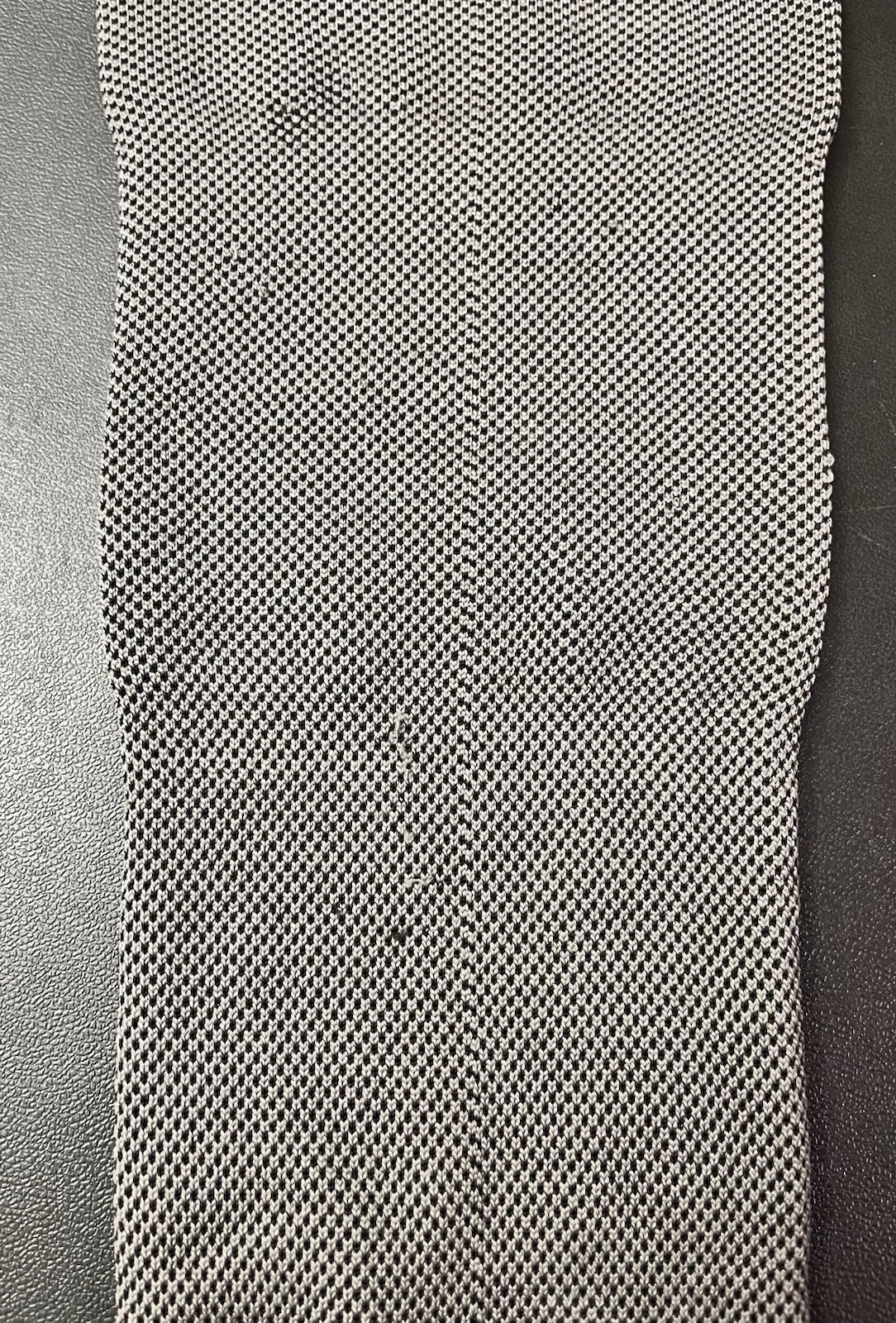 Incrediwear Leg Sleeve Large Charcoal Compression Sleeve – Used
