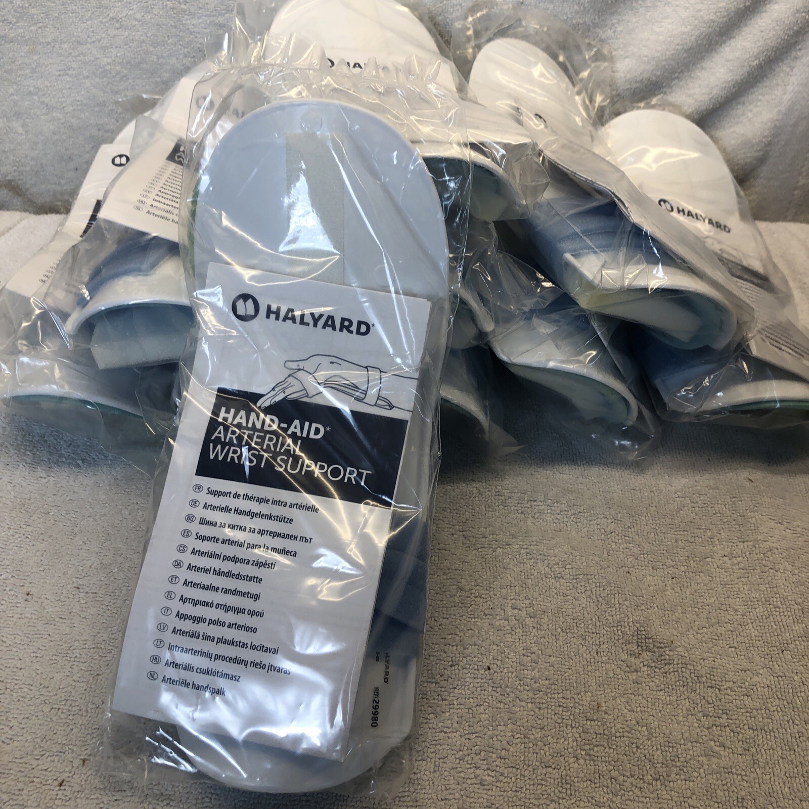 Lot of 10 Halyard Hand-Aid Arterial Wrist Support 29980 (3070)