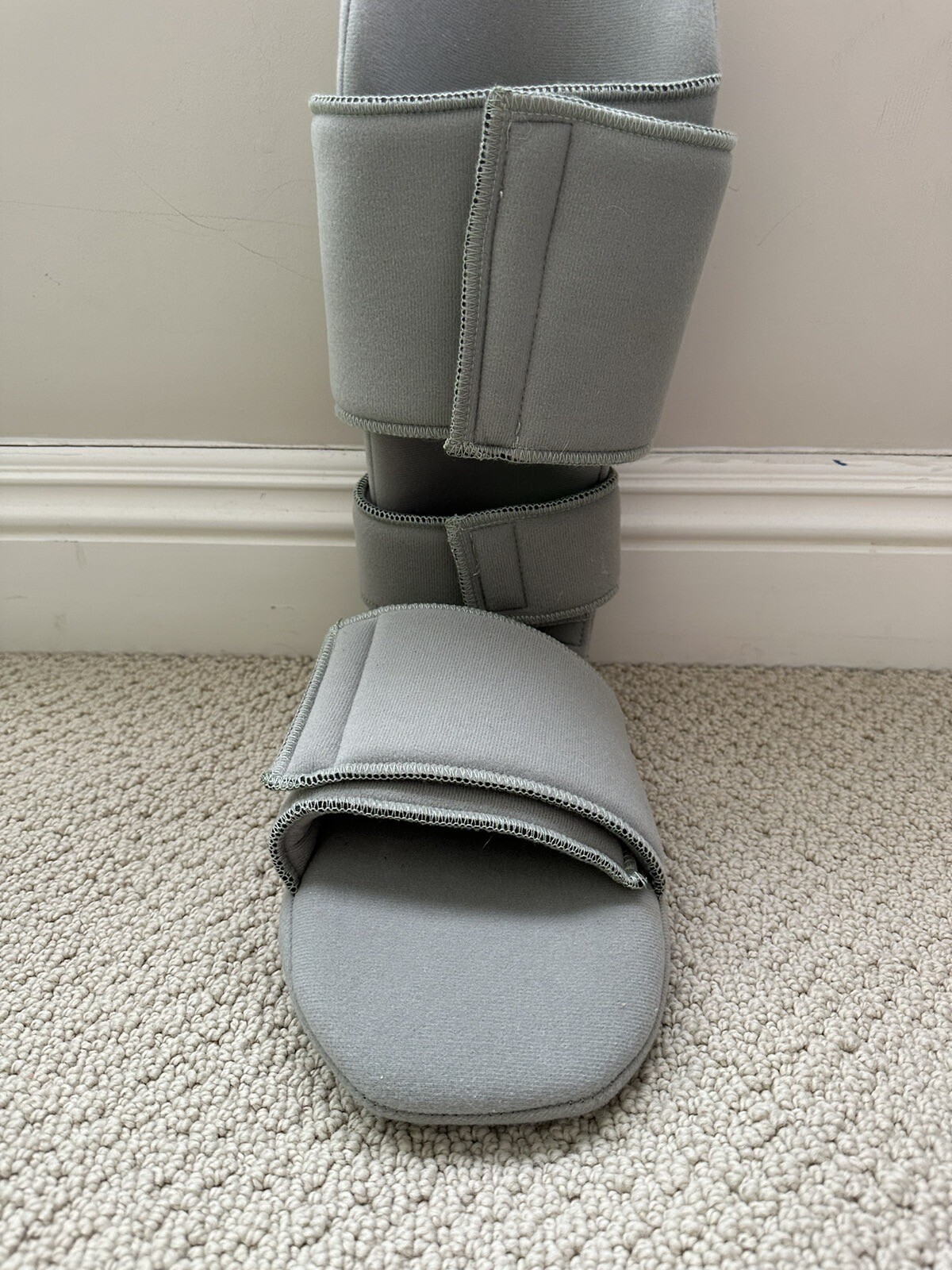 Padded Brace Splint 90 Degree Immobilizing Stretching Sleeping Boot Size Medium
