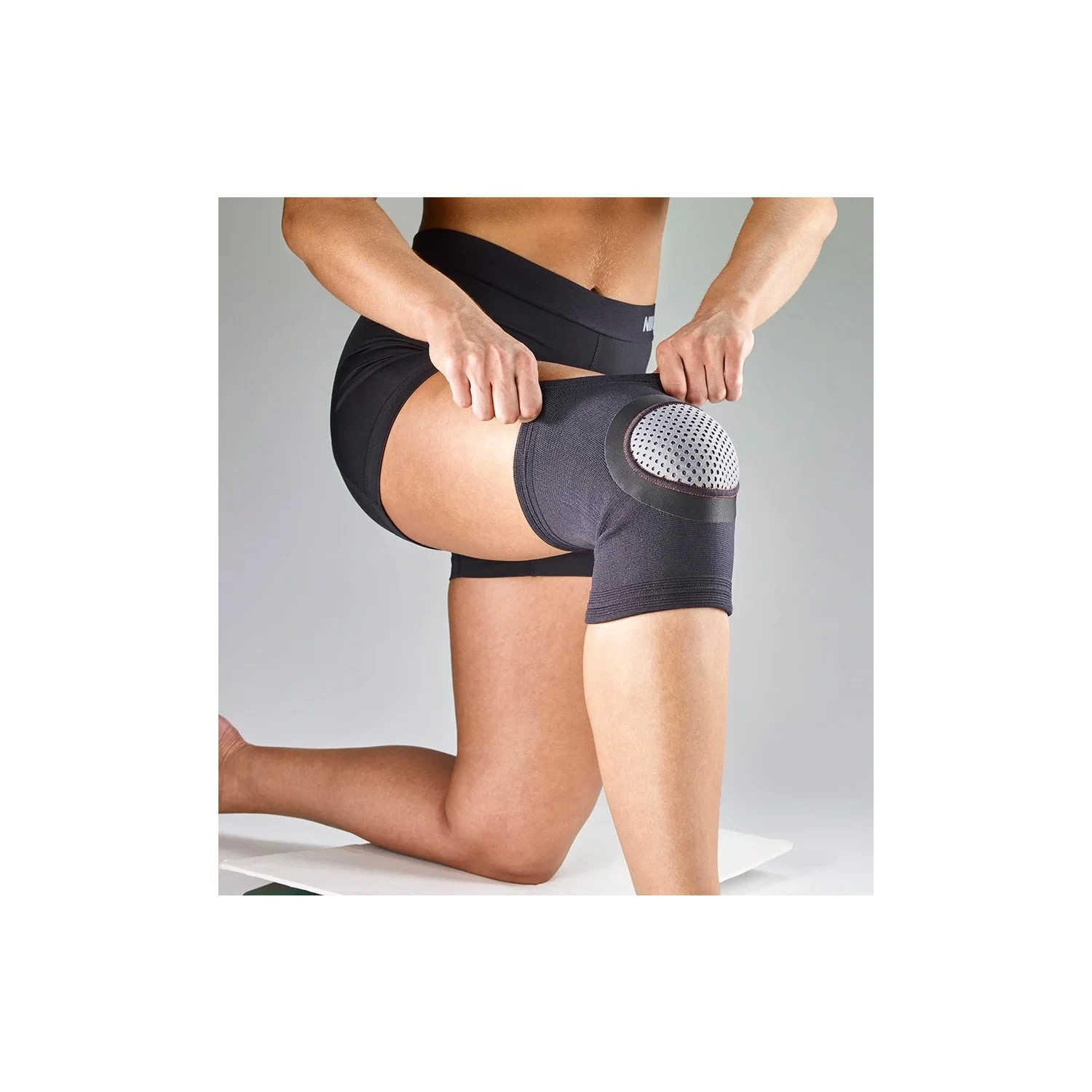 ACE Compression Knee Support, Mild S/M