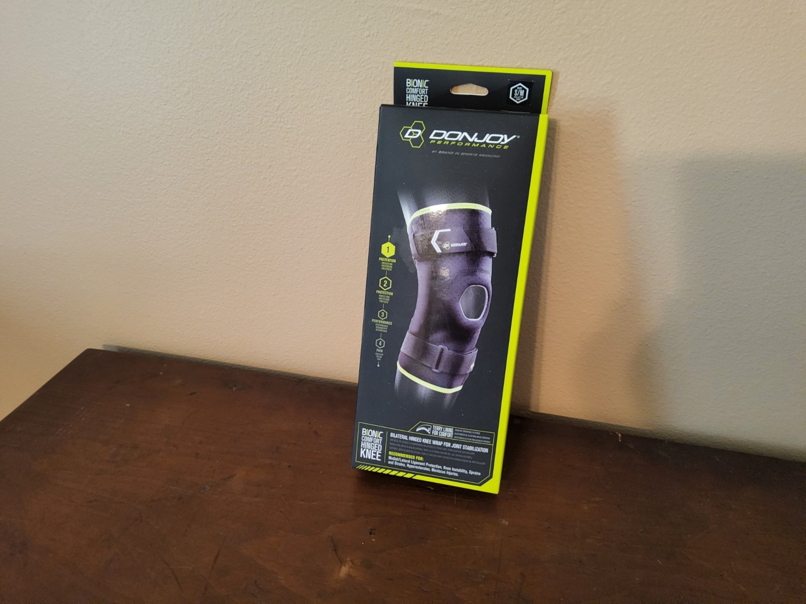 DonJoy Performance Bionic Comfort Hinged Knee Brace S/M