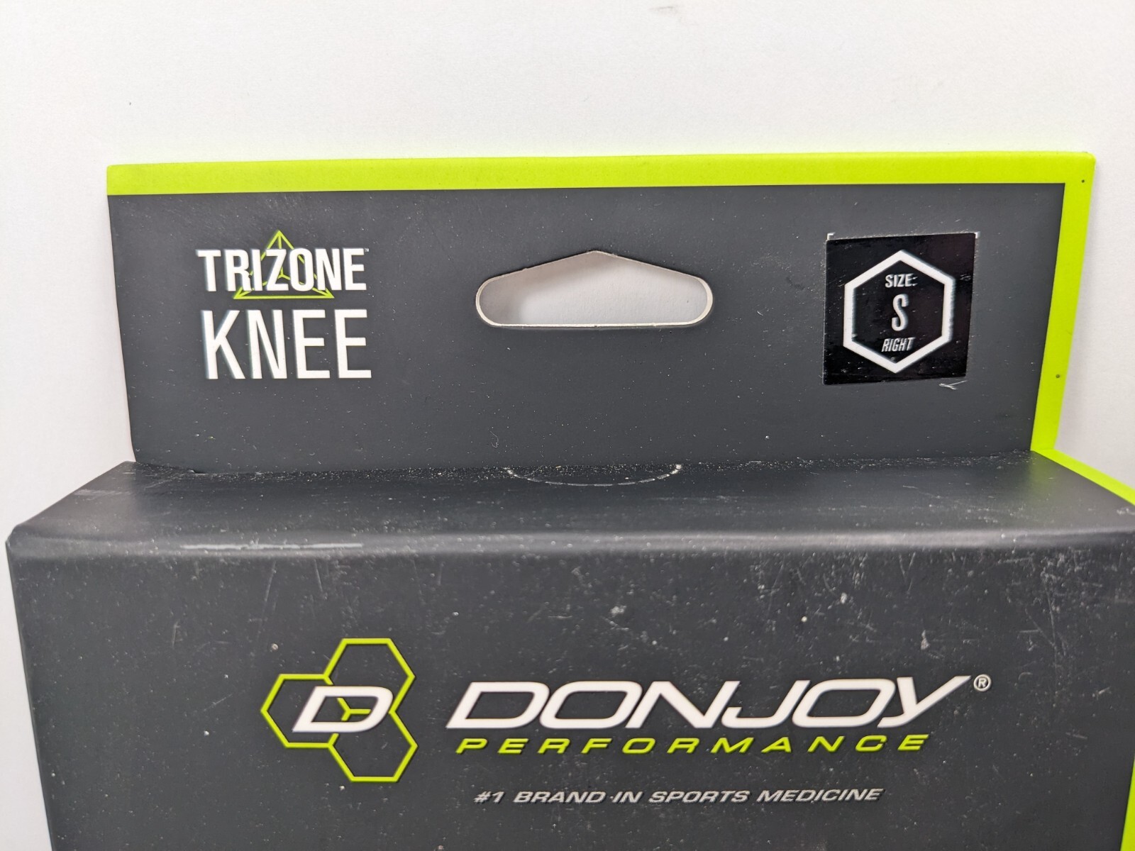 DonJoy Performance TRIZONE Compression: Knee Support Brace, Green, Small Right