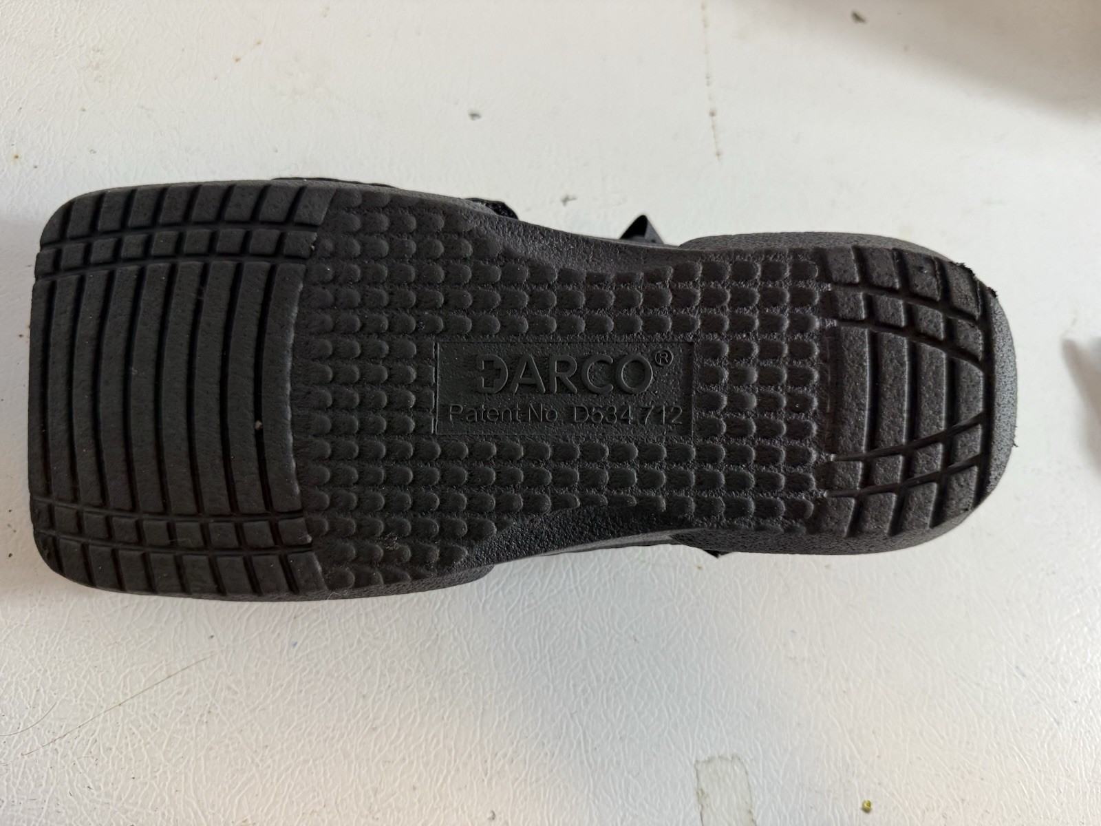 Darco OrthoWedge , Square-Toe Healing Shoe -men’s Medium. Post Surgery