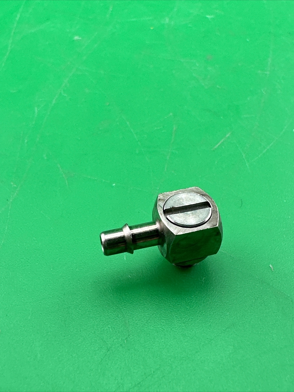 Adjustable 90° Prosthetic Vacuum Barb. Prosthetic Barb.