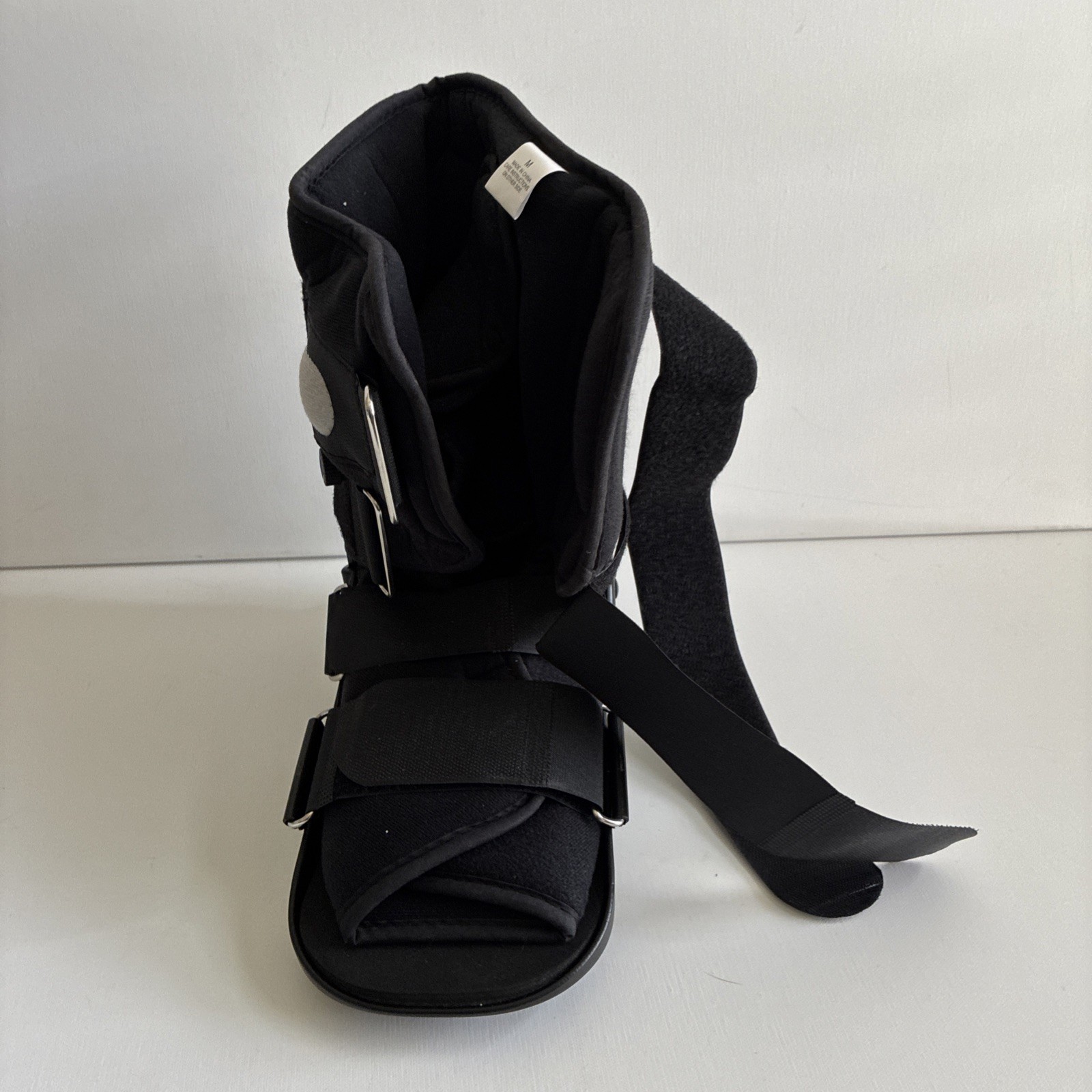 Advanced Walking Boot for Ankle Injuries Adjustable Air Splint Size Medium 6-10
