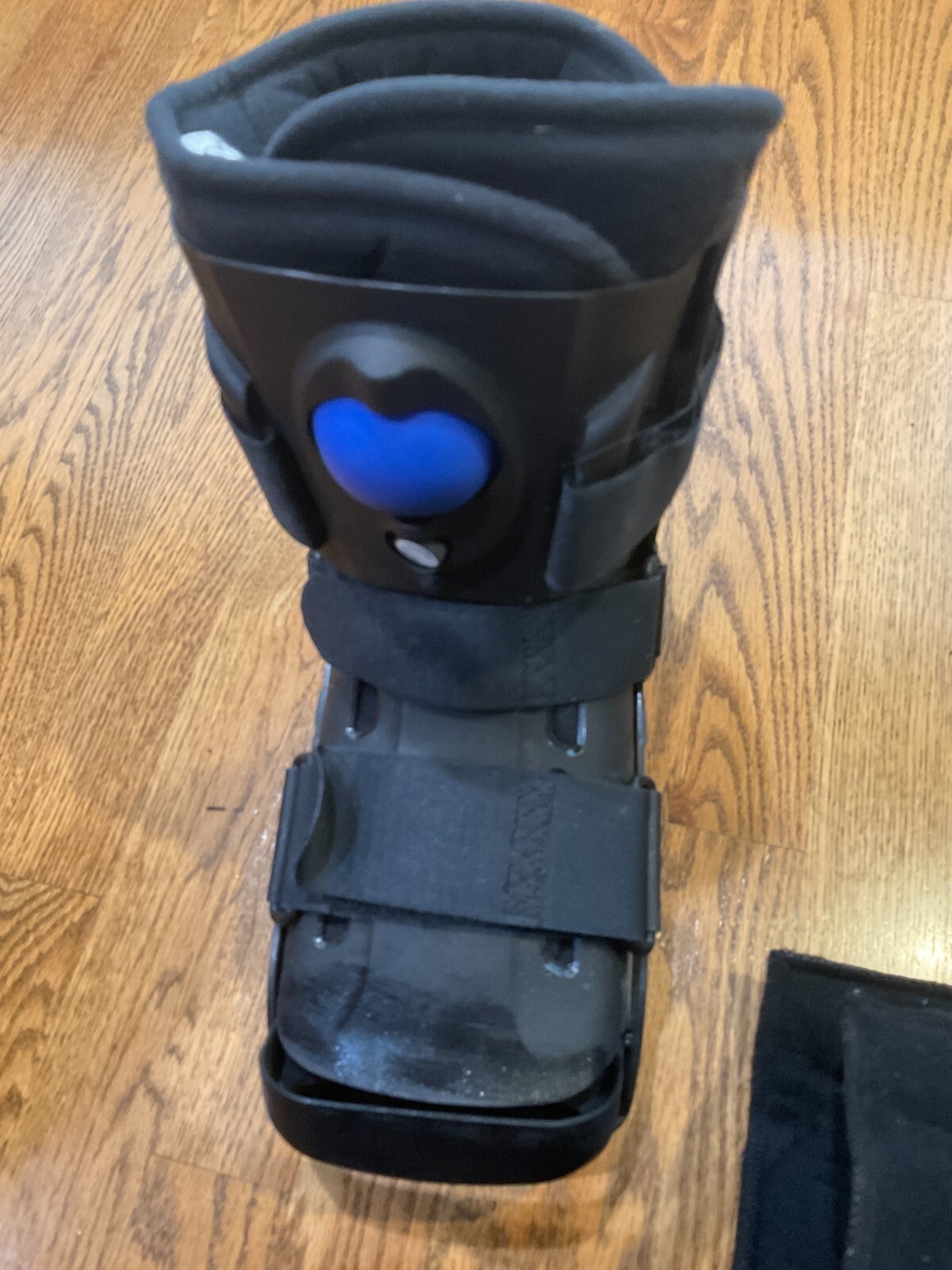 Advantage Walking Boot Medium – Air Pump and other boot included