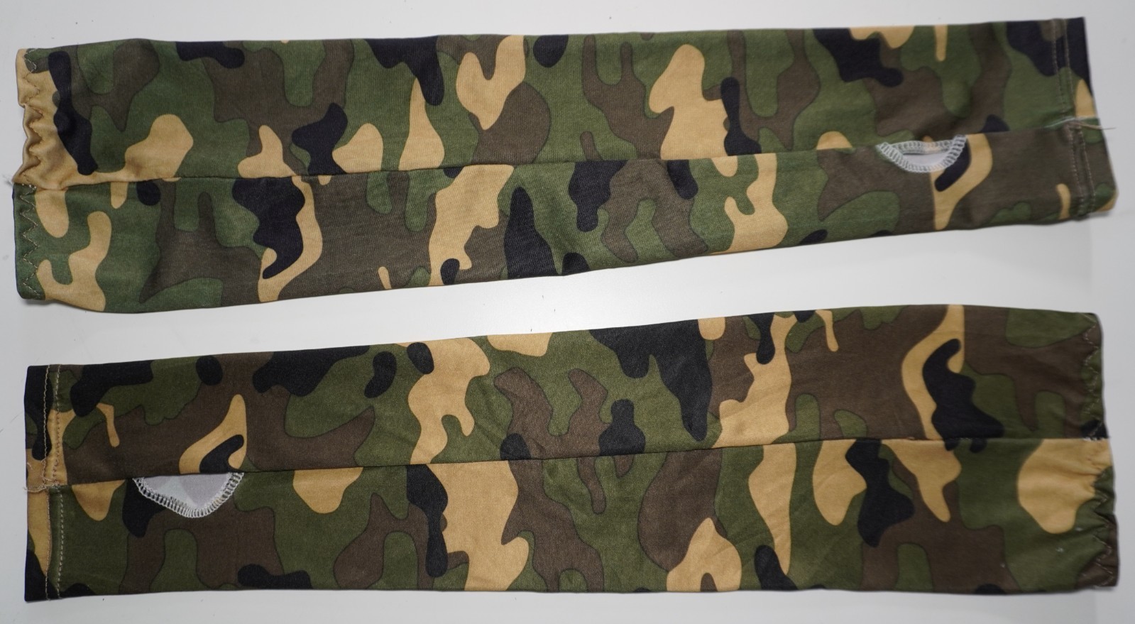 ADULT CAMO ARMBANDS WITH THUMB HOLE ONE SIZE