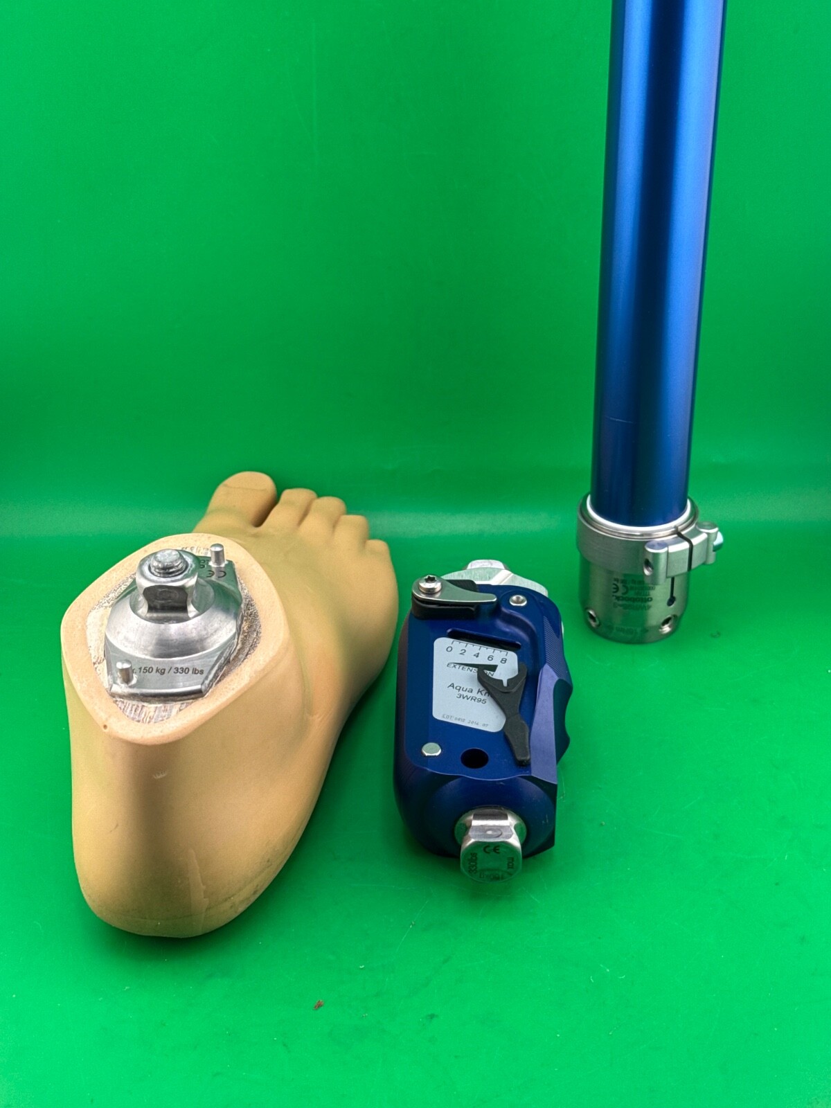 otto bock 3WR95 1WR95 4WR95=3 2WR95=1 aqua prosthetic. Knee, right foot sz 24