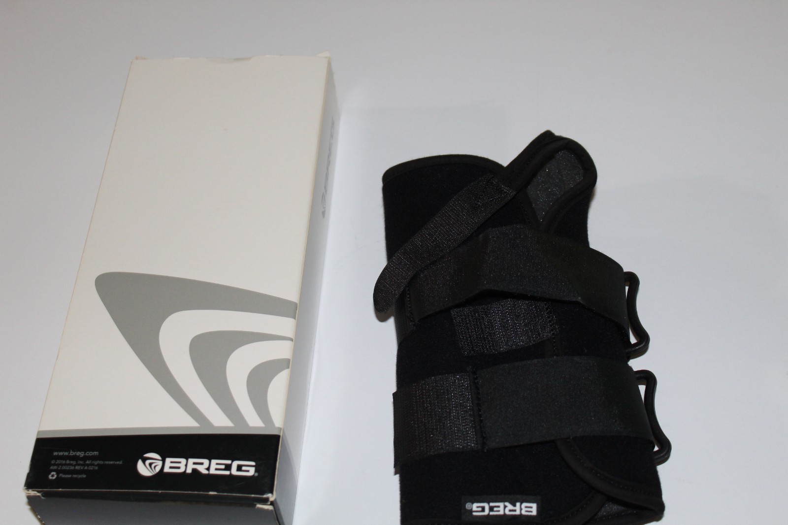 Breg Adult Universal Wrist Splint-Black-Left Hand-VP30001-130-NEW