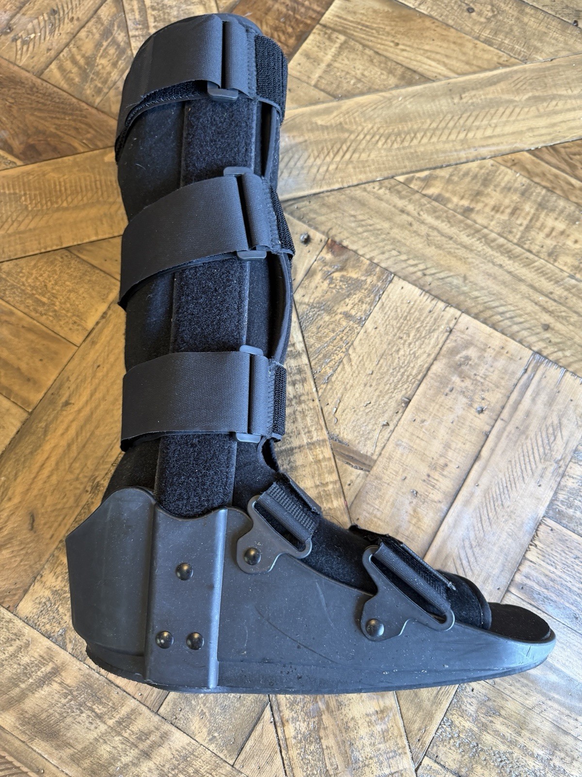 Walking Boot By Medline Full Length Size Large Side Bars Straps No Pump Comfort