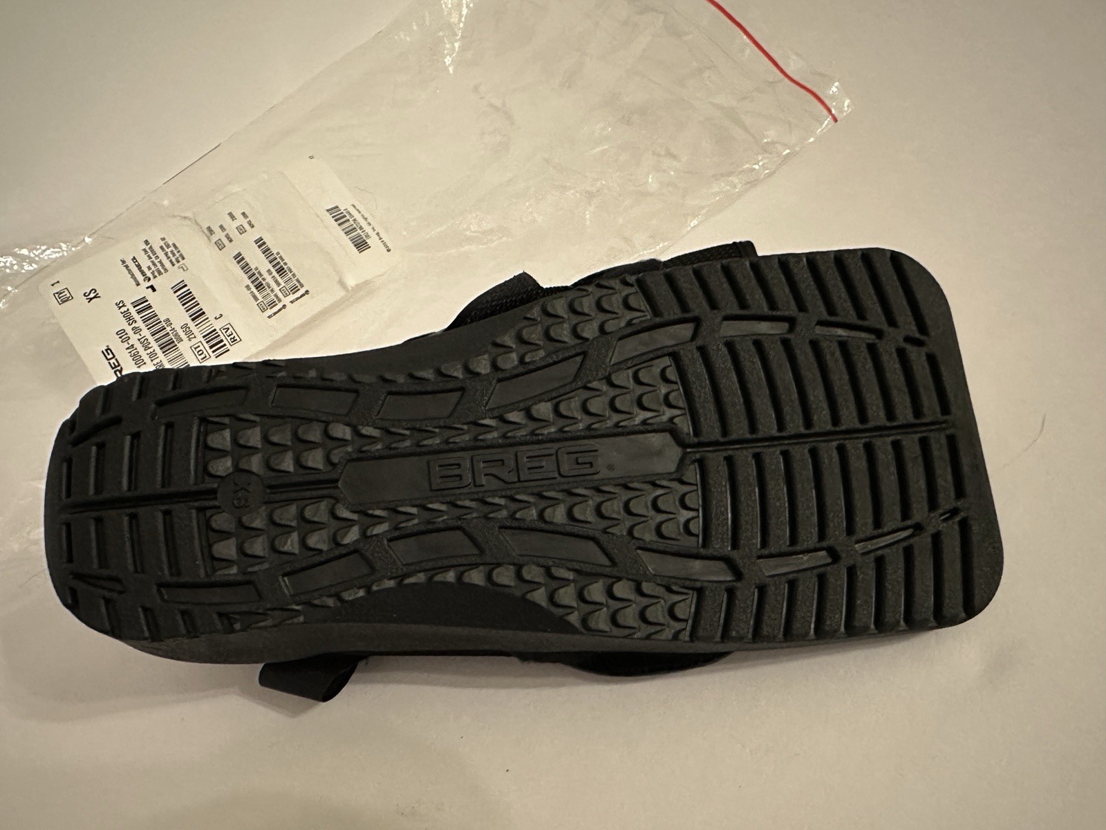 Breg Square Toe Post-Op Shoe Size XS. Model 100614-010.