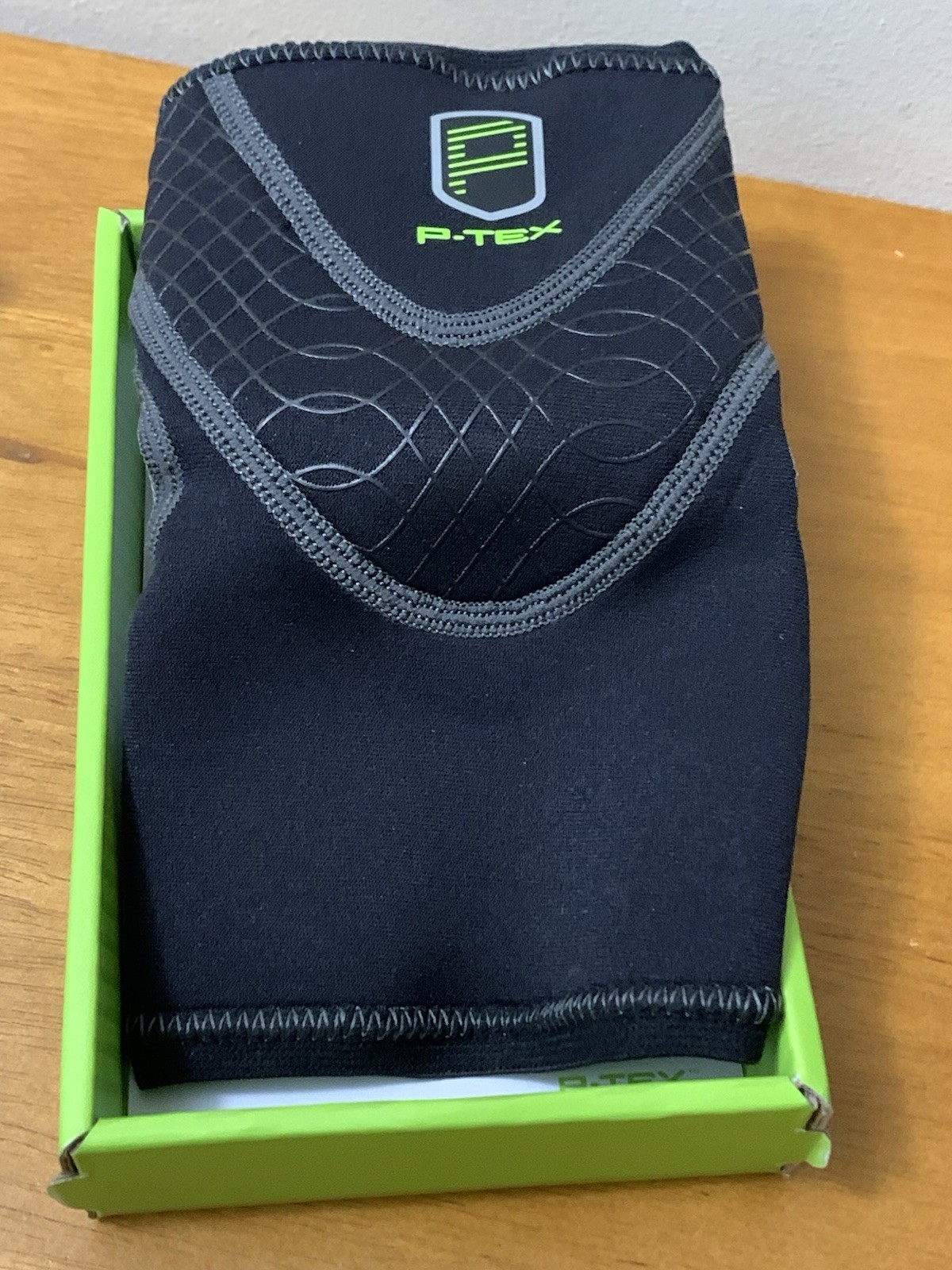 P-TEX ** PRO ELBOW SLEEVE** ” P-TEXE200“ **BLACK **NEW** Small