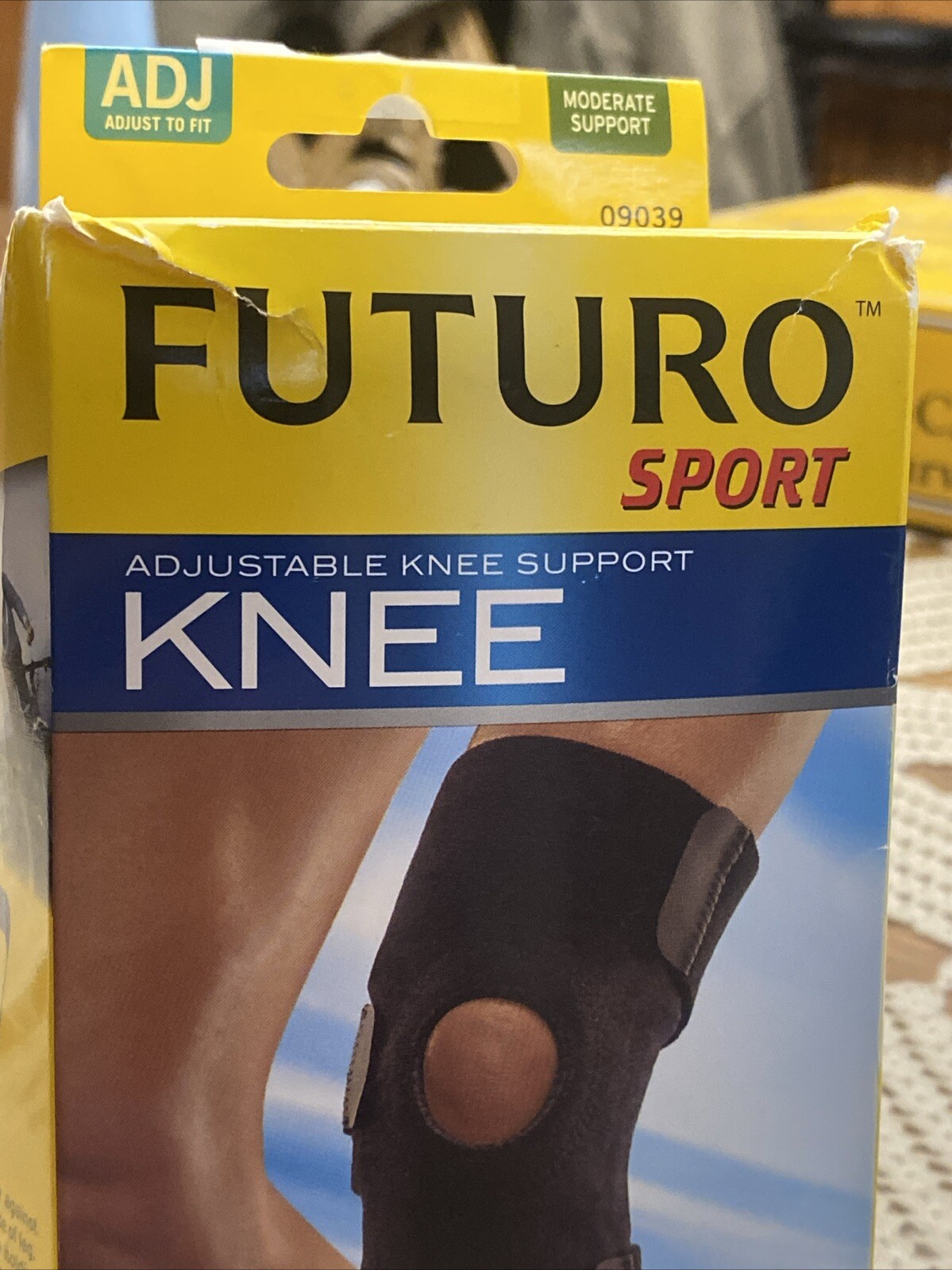 3M Futuro Sport Adjustable Knee Support – MODERATE Support Yellow Box 09039 NOB