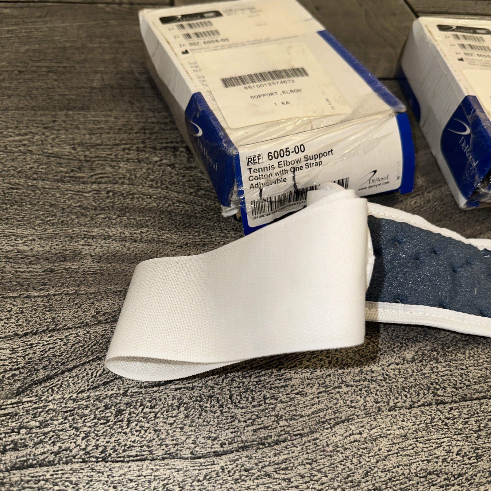 DeRoyal TENNIS ELBOW SUPPORT, UNIVERSAL, Ref: 6005-00. Lot 2!