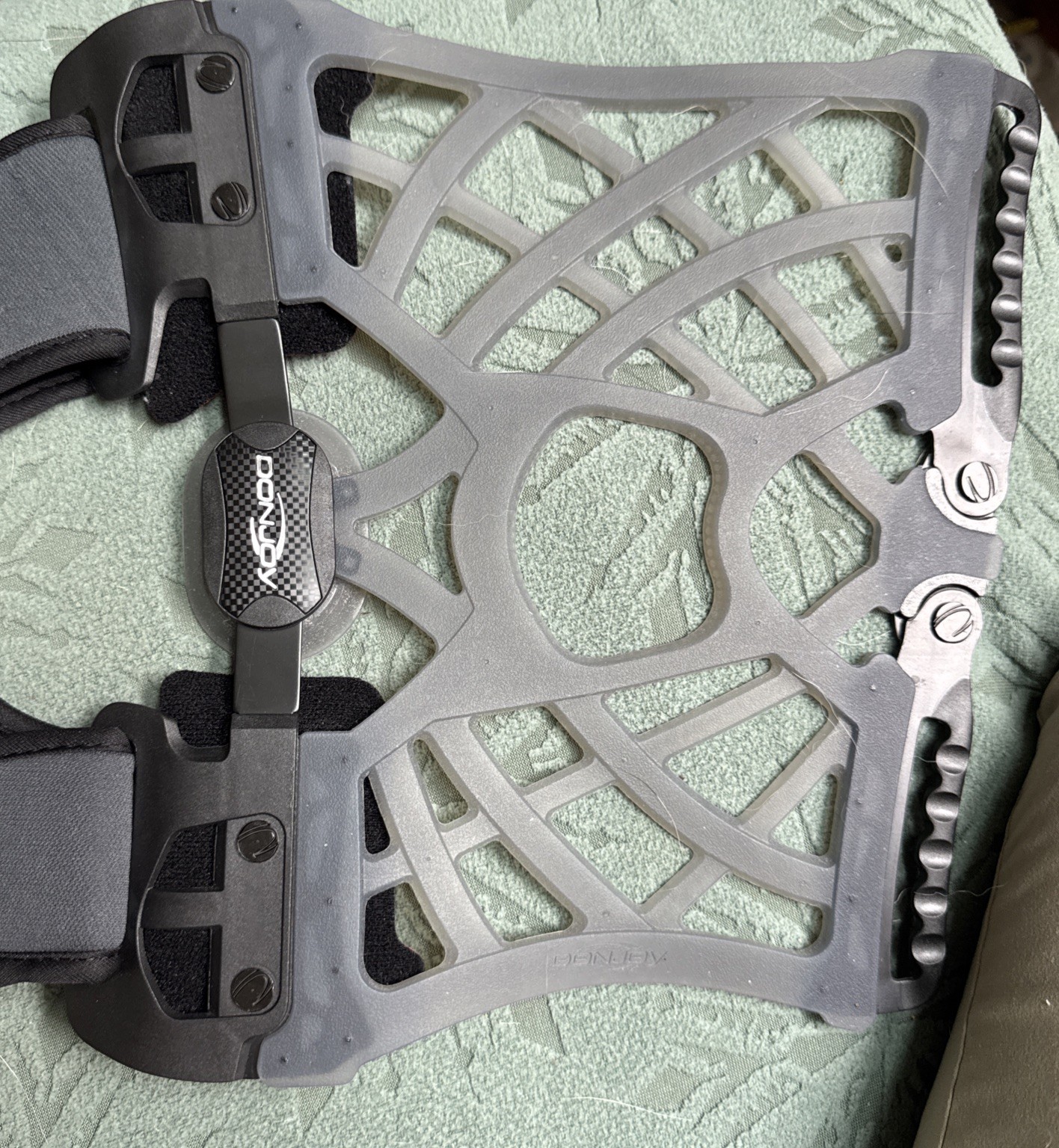 DonJoy OA Reaction WEB Knee Brace Medial Left Lateral Right Size: XL