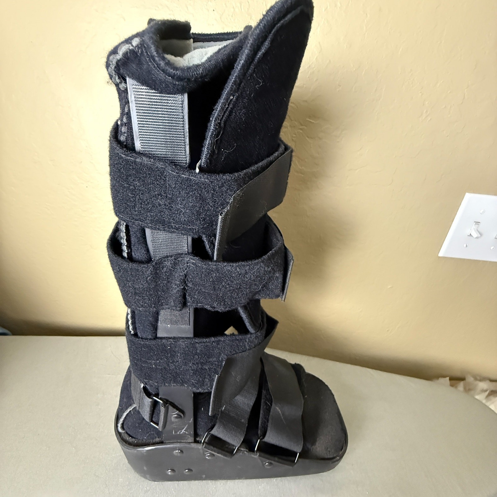 DJO MaxTrax Tall Walking Boot Medium Black Orthopedic Ankle Foot Brace