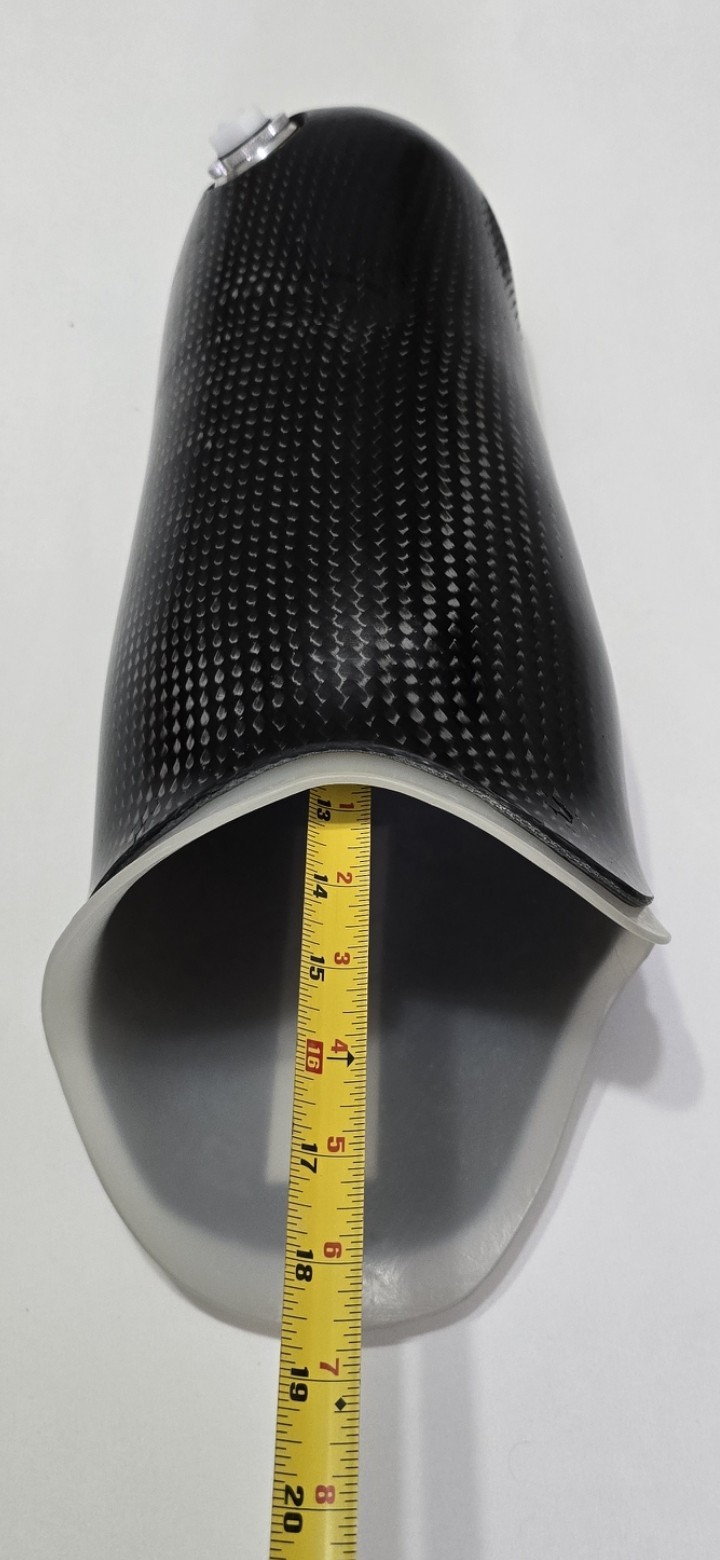 Socket de Fibra de Carbono With Adapter For Coupling In Excellent Condition.