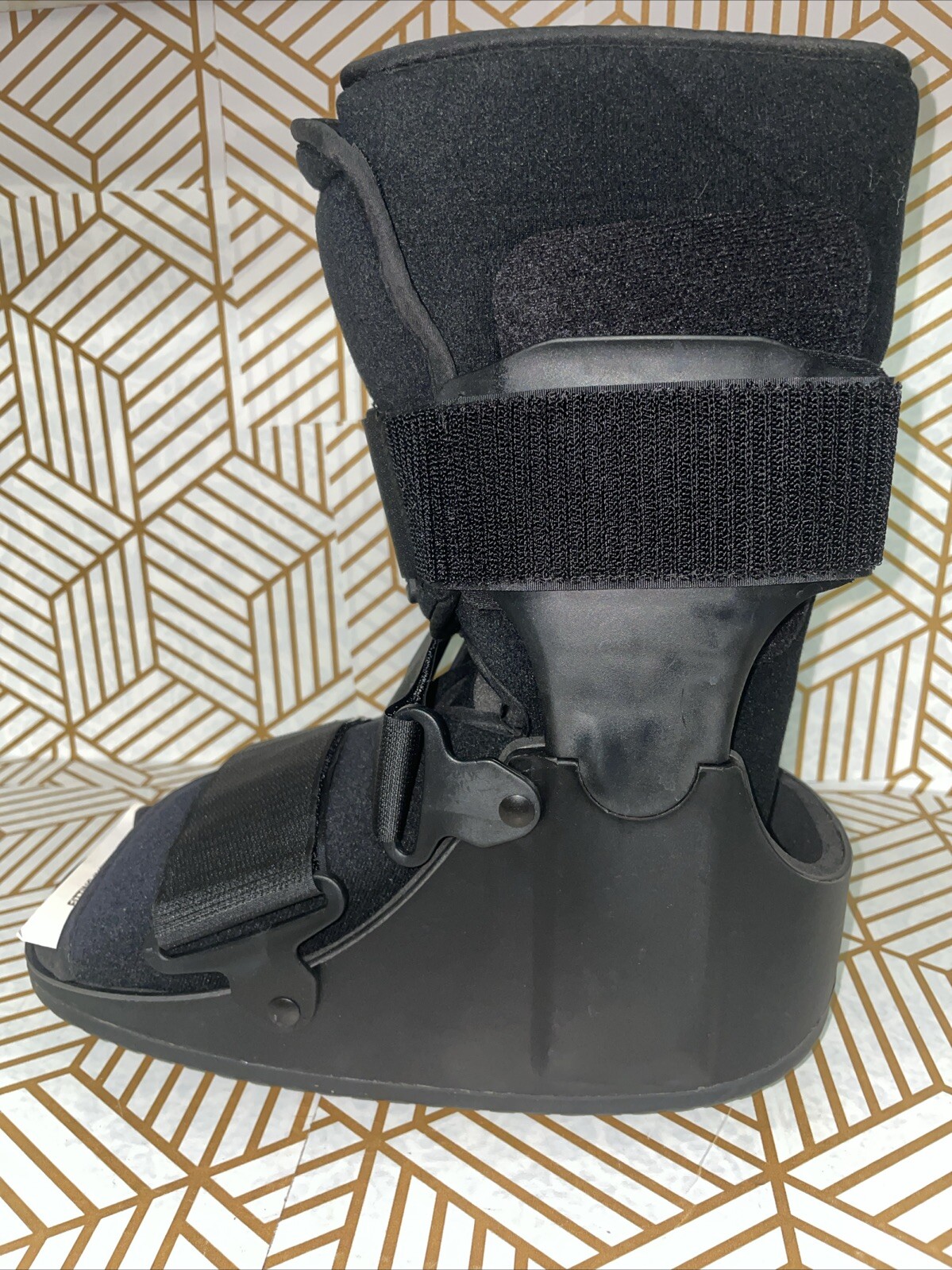 United Ortho Short Air Cam Walker Fracture Boot, Size SM