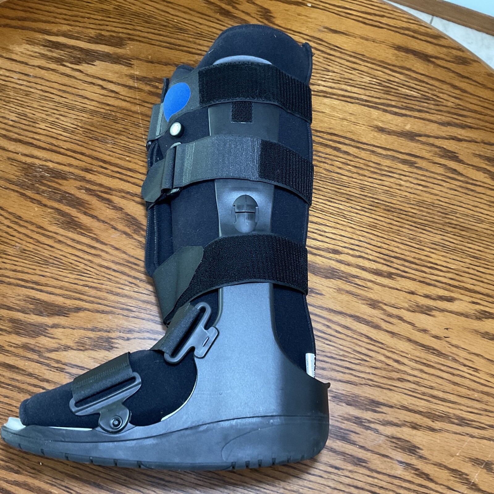 Ossur Walker EQ Air MD Black A-W0600BLK Walker Fracture Boot Medium