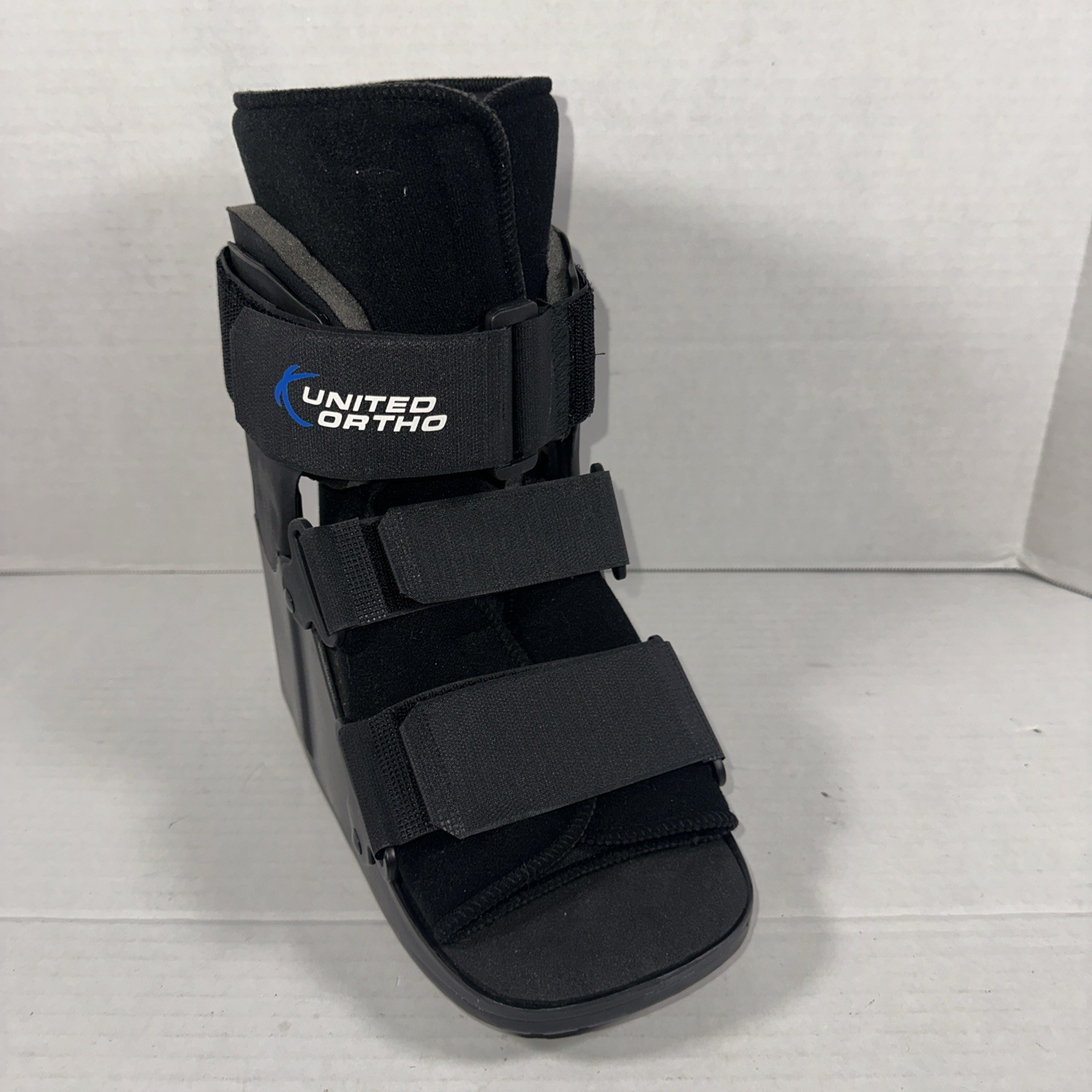 United Ortho USA14013 Adult Short Cam Walker Fracture Boot, S/M, Black