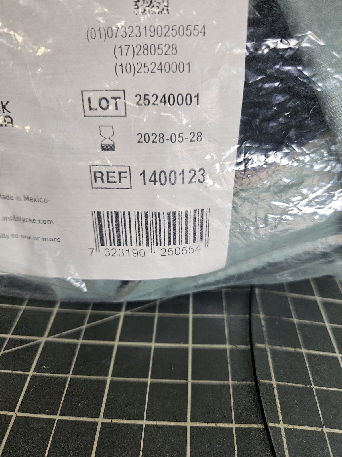 NEW Molnlycke Z-Flex Fluidized Heel Boot #1400123 Factory Sealed Exp 2028