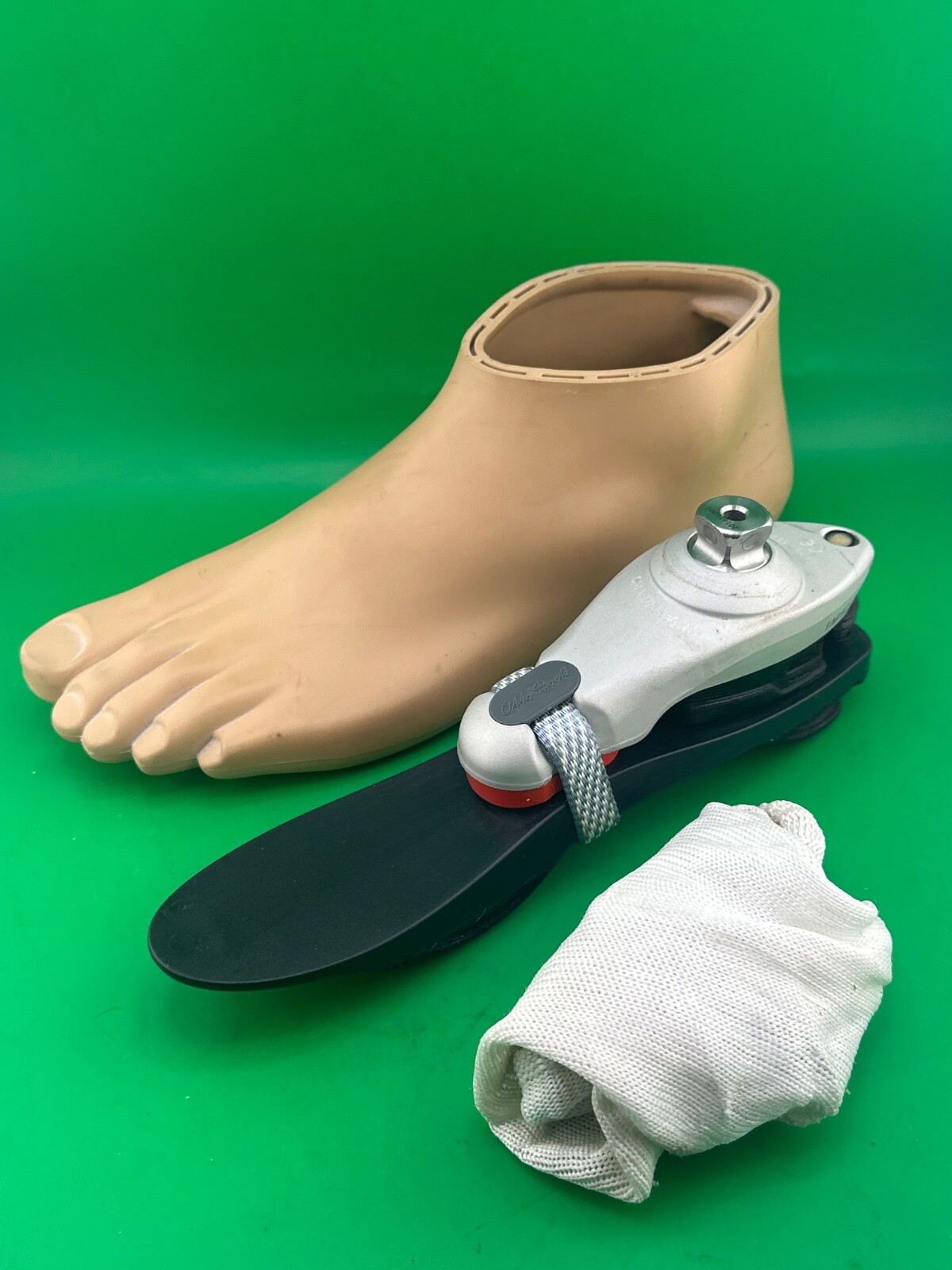 Ottobock Otto bock 1m10 prosthetic foot, size 26, category 1. Left
