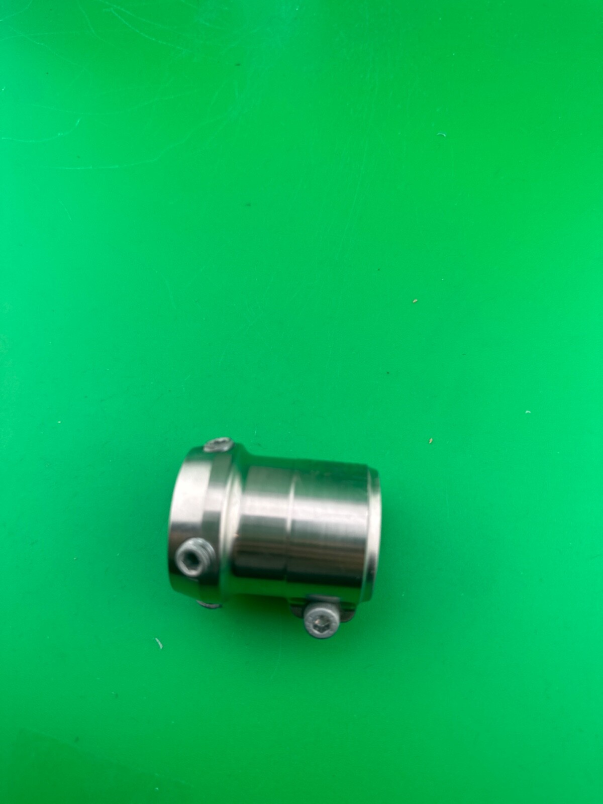 Prosthetic tube clamp tubeclamp. Fits 30mm diameter pylon. Titanium. Bulldog