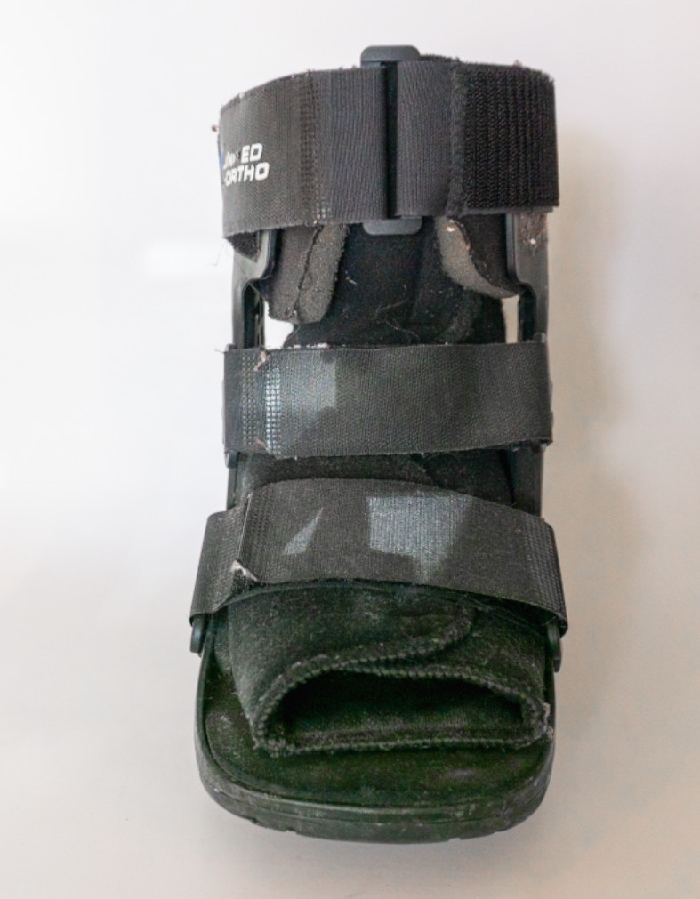 United Ortho USA14013 Short Cam Walker Fracture Boot Extra Small Medi Black Used