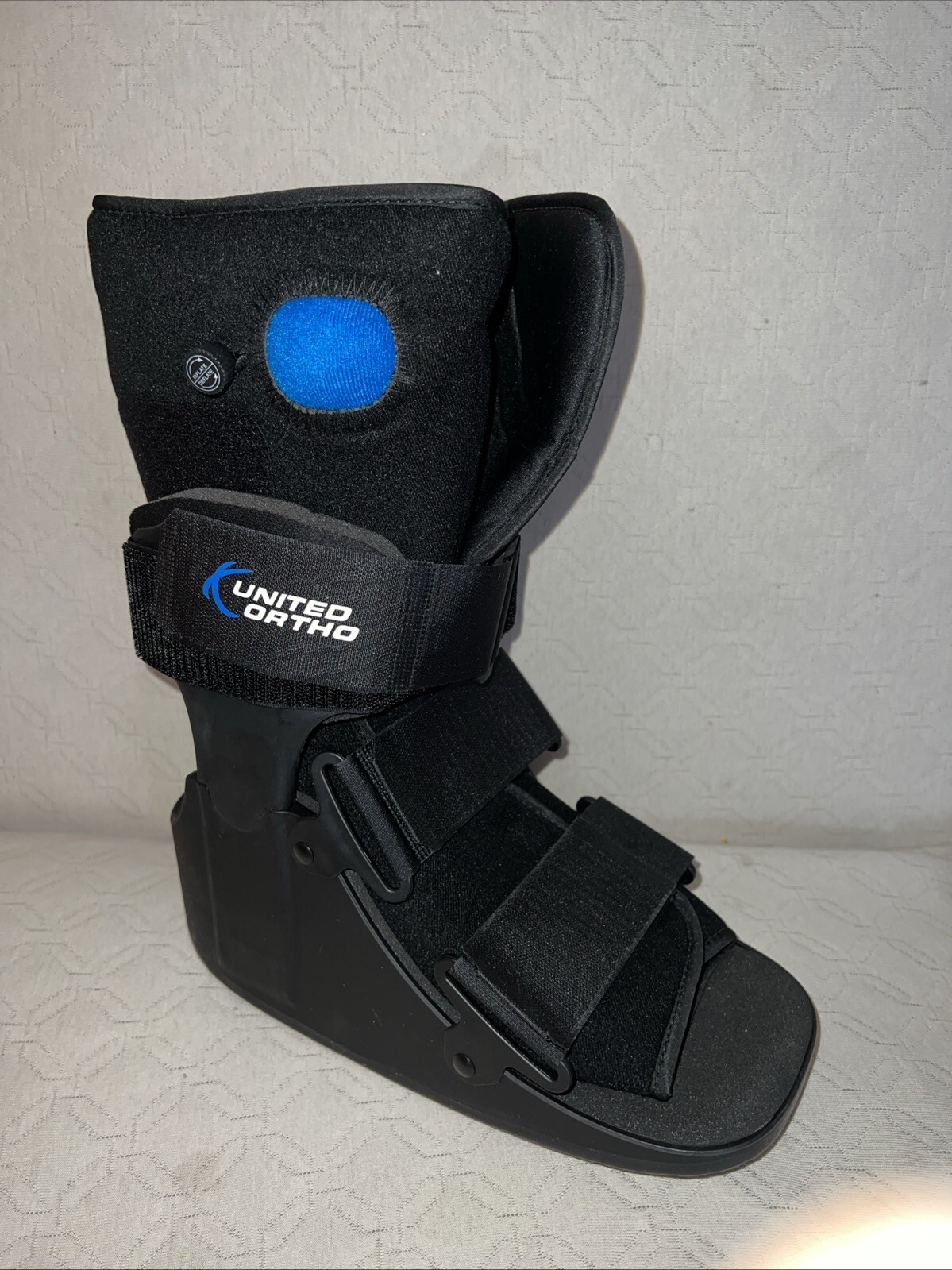 UNITED ORTHO Air Stabilizer Ankle Walker Fracture Boot – Size Medium Unisex NEW