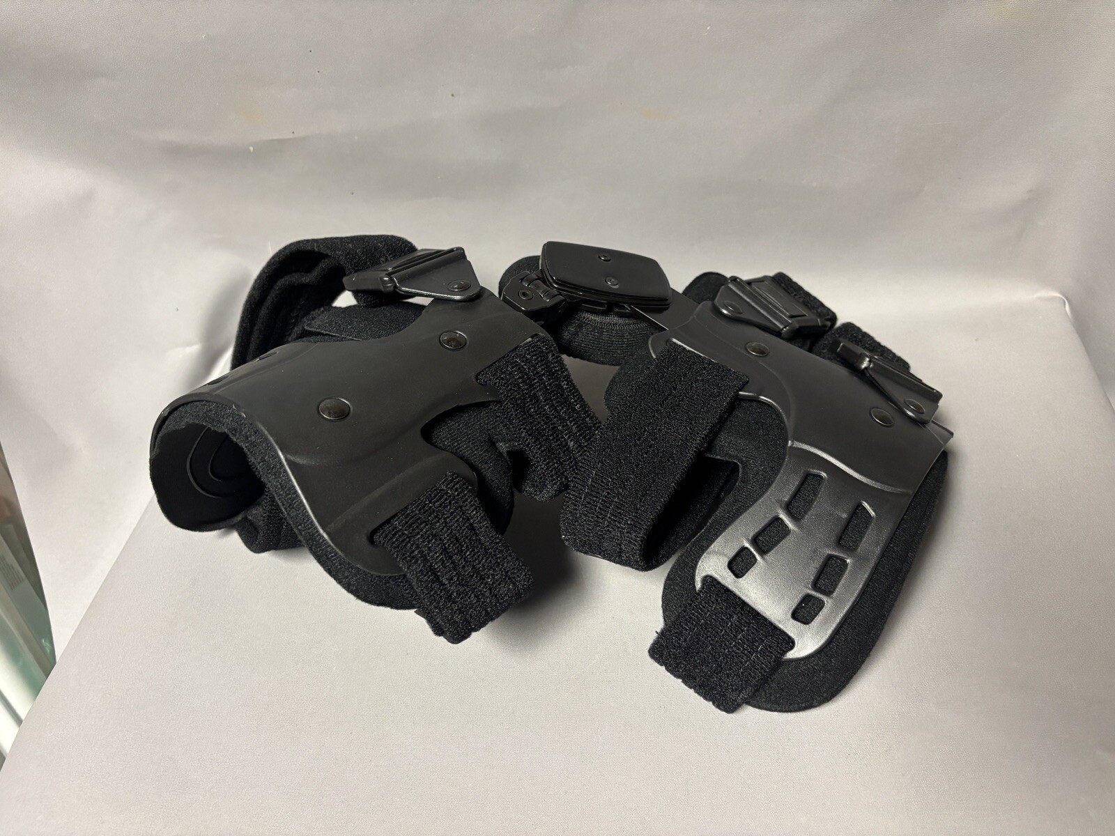 ISO Preferred Black KOA ROM Hinge Right Knee Brace KN207SR Size UNI/RT