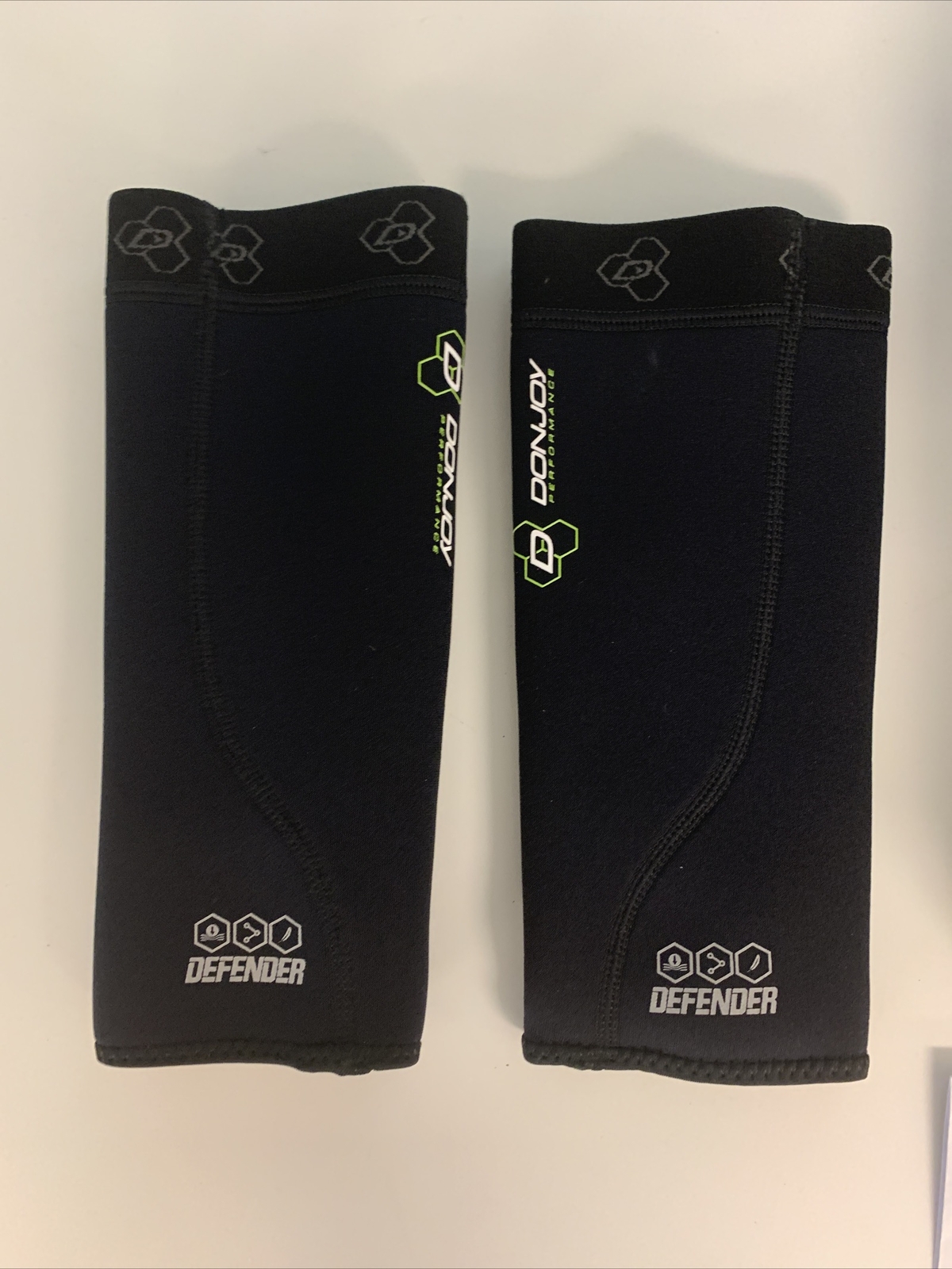 DonJoy Performance Defender Elbow Sleeves Pads – Shock Absorbing – (1 Pair) S
