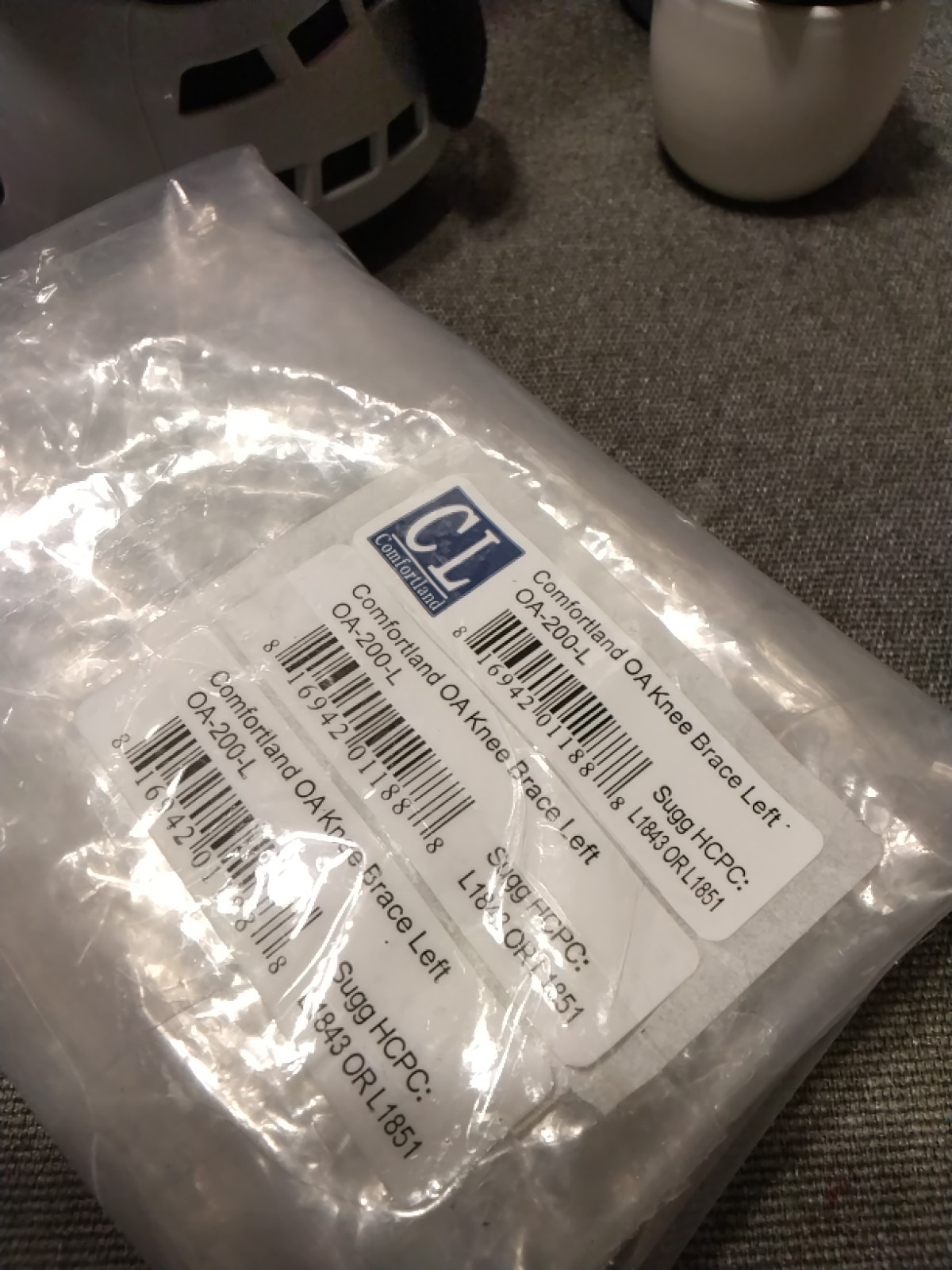 NEW! Comfortland Knee Support Braces (2pc Set) 1- Left & 1-Right One Size OA-200
