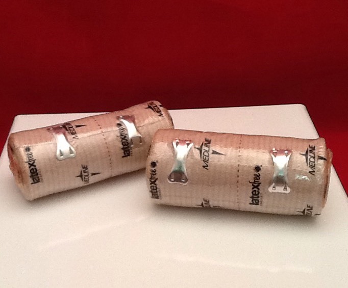 QTY 4, NEW MEDLINE 4″ ELASTIC BANDAGE WITH CLIPS LATEX FREE