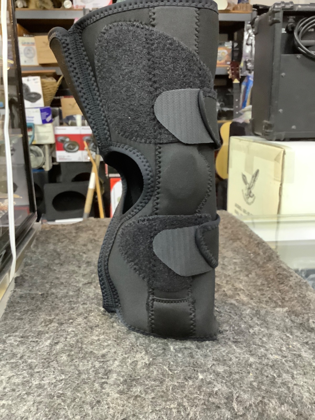 KNEE BRACE, OSSUR FORMFIT HINGED LATERAL J BRACE, SIZE: LARGE, KNEE: LEFT