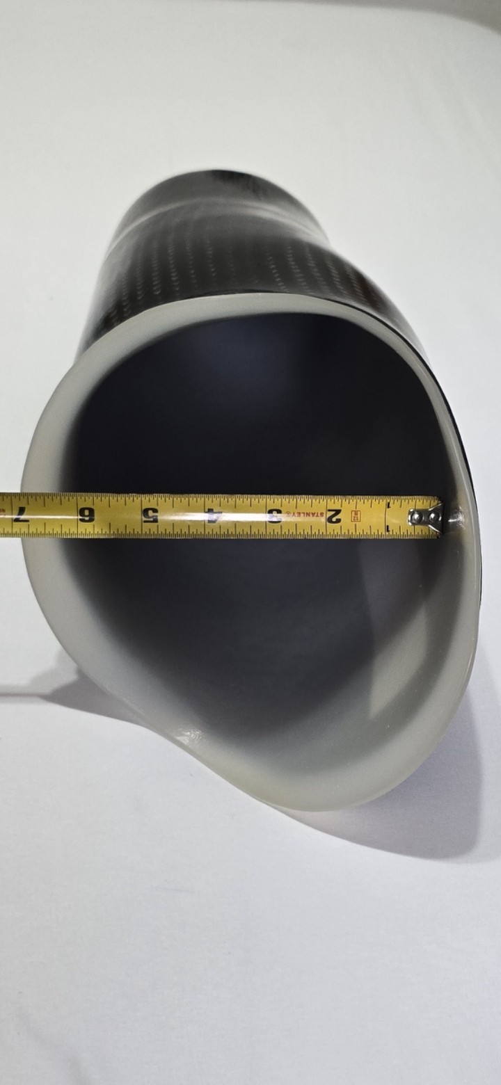 Socket de Fibra de Carbono With Adapter For Coupling In Excellent Condition.