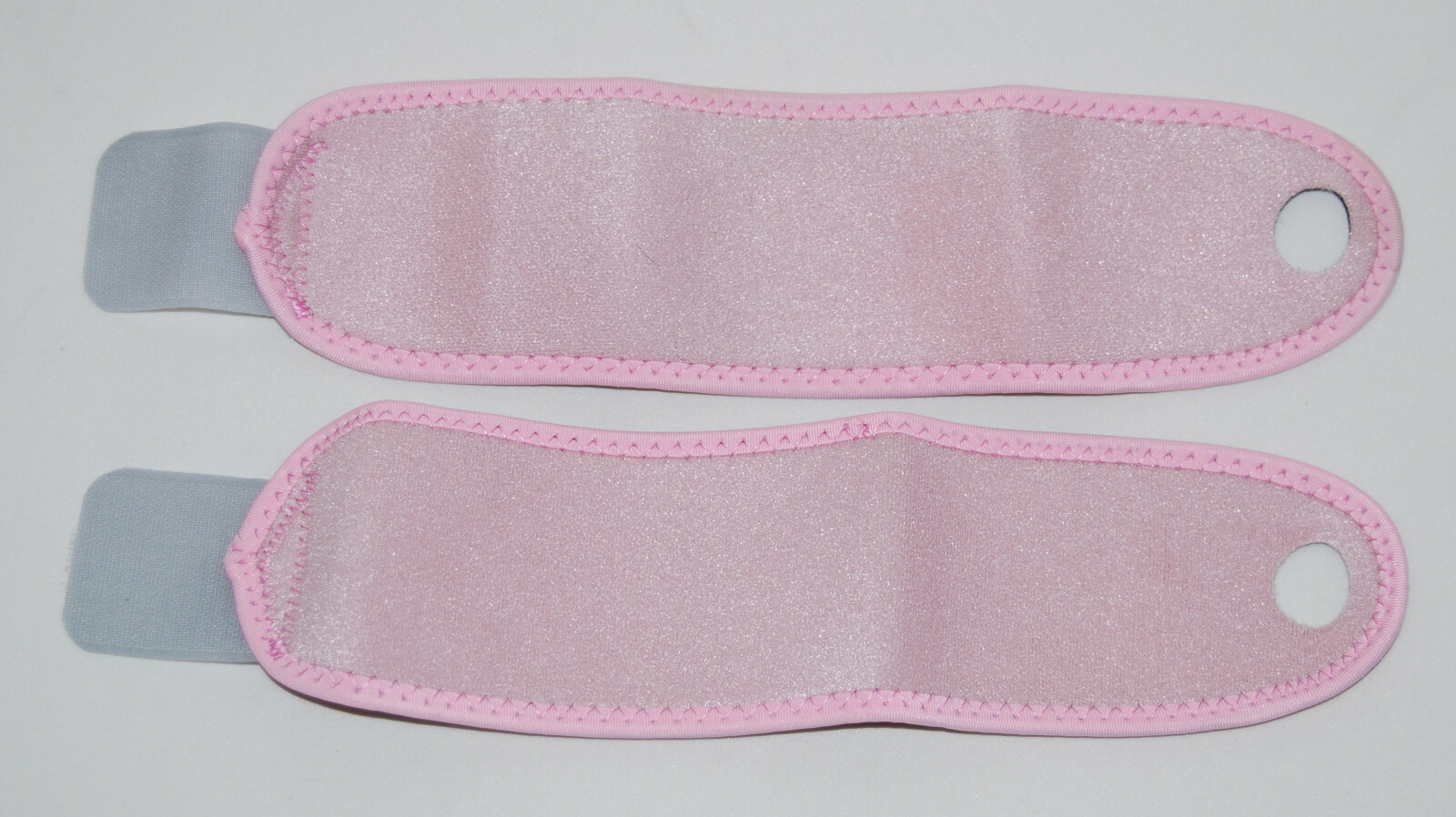 New 2-Pack Pink Compression Wrist Wraps for Pain Relief OSFM