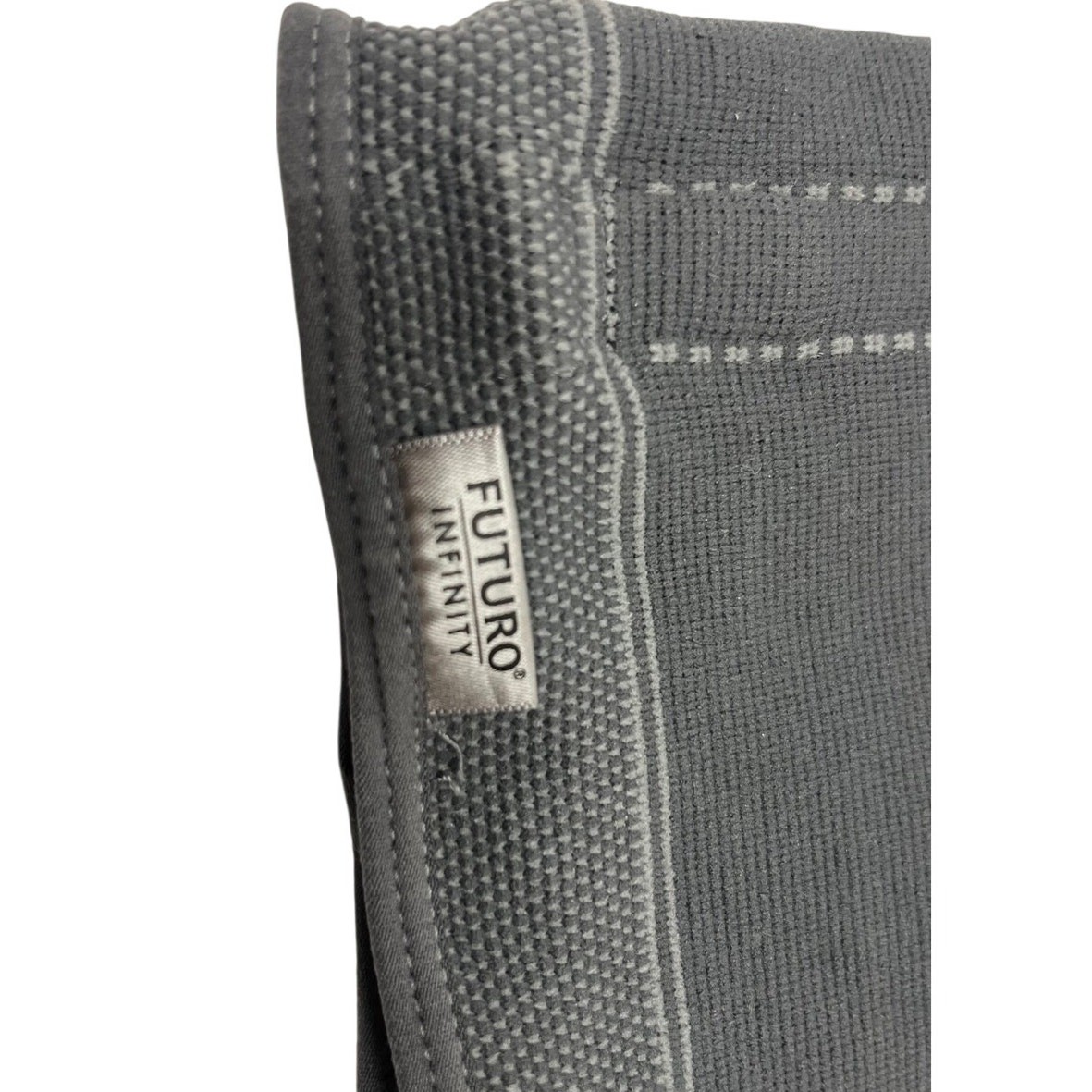 FUTURO Infinity Support Sleeve w/ Gel Pad Gray