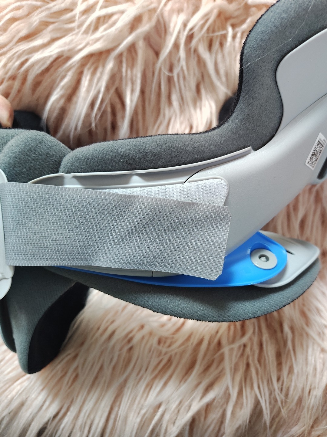 Cervical Collar Neck Brace Adjustable One Size Fits All Core Tech 174 SUP3038GRY