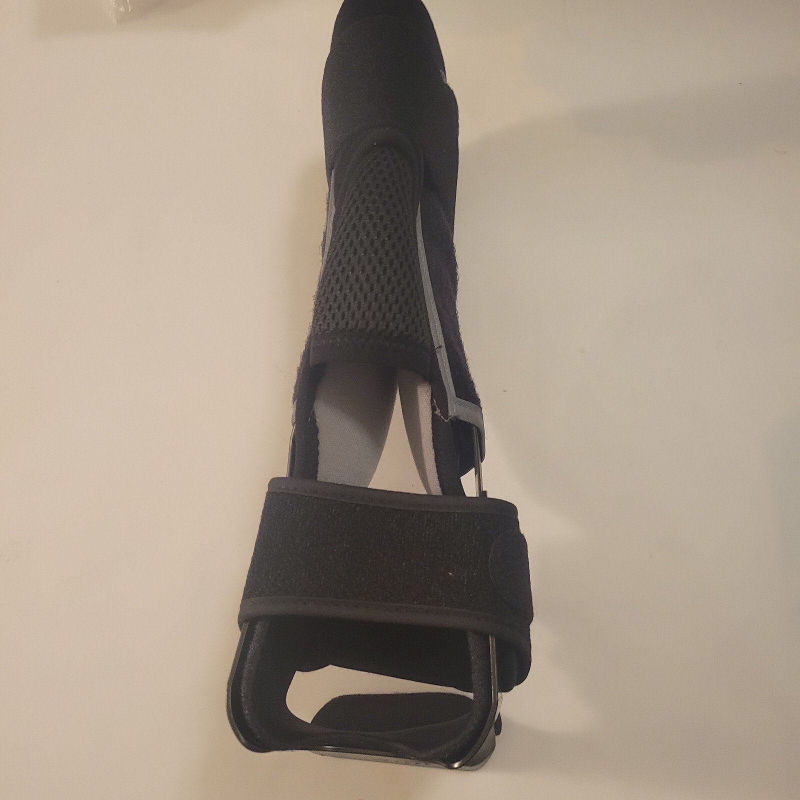 ISO Active ankle brace Left Small (M) ISO 13485